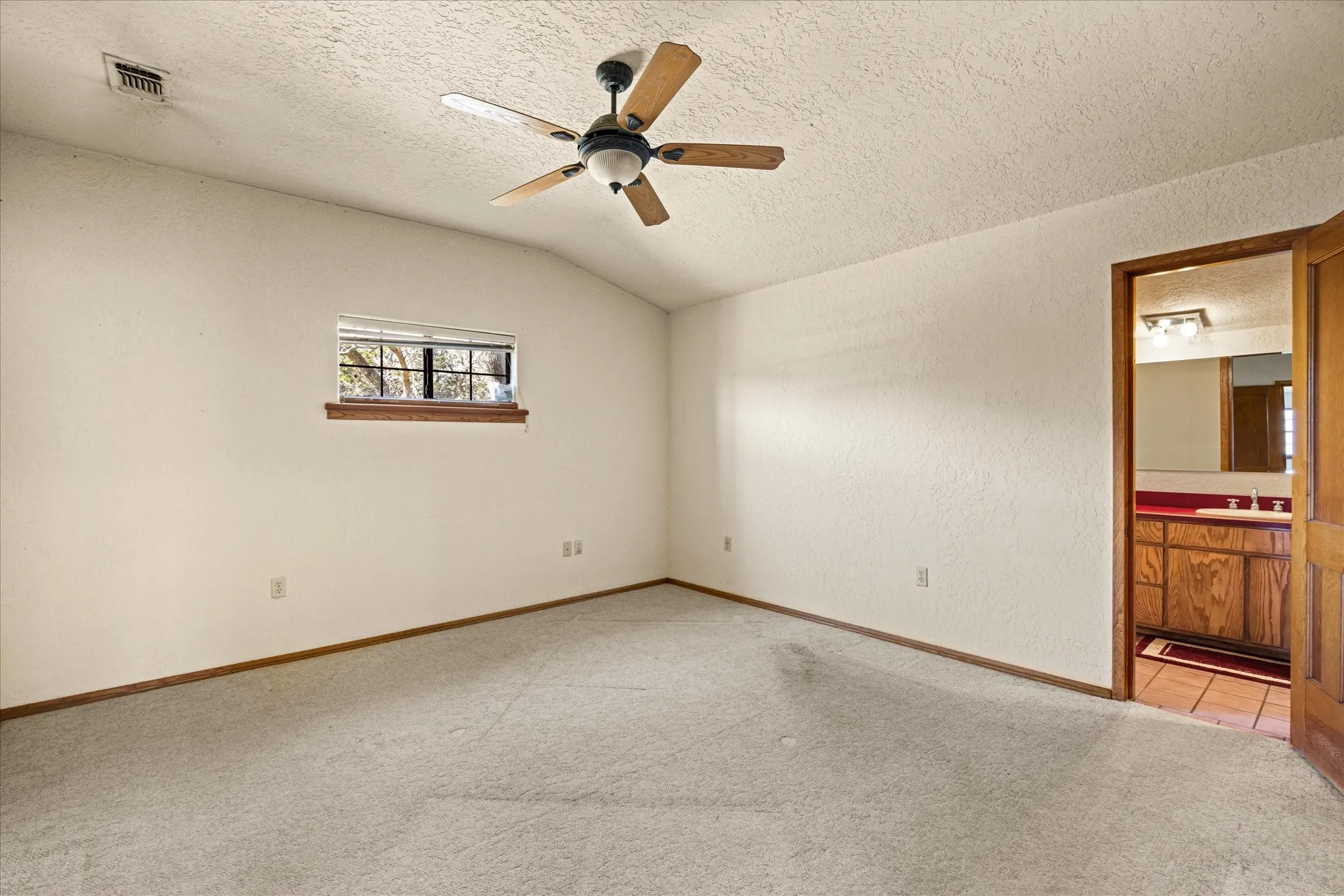 Single Family Residence For Sale in Parker County , 1601 Stafford Road, Weatherford, Texas 76088, 2 Bedroom, 3 Bathroom, Garage spaces, 2,374 Sqft, built in 1981, mls#21156451, Real Estate Agent in Weatherford, Homes For Sale in Parker county, Homes For Sale in Weatherford, Realtor in Weatherford Texas, Real Estate Brokerage Independent Realty Texas, Luminita Cordes Realtor