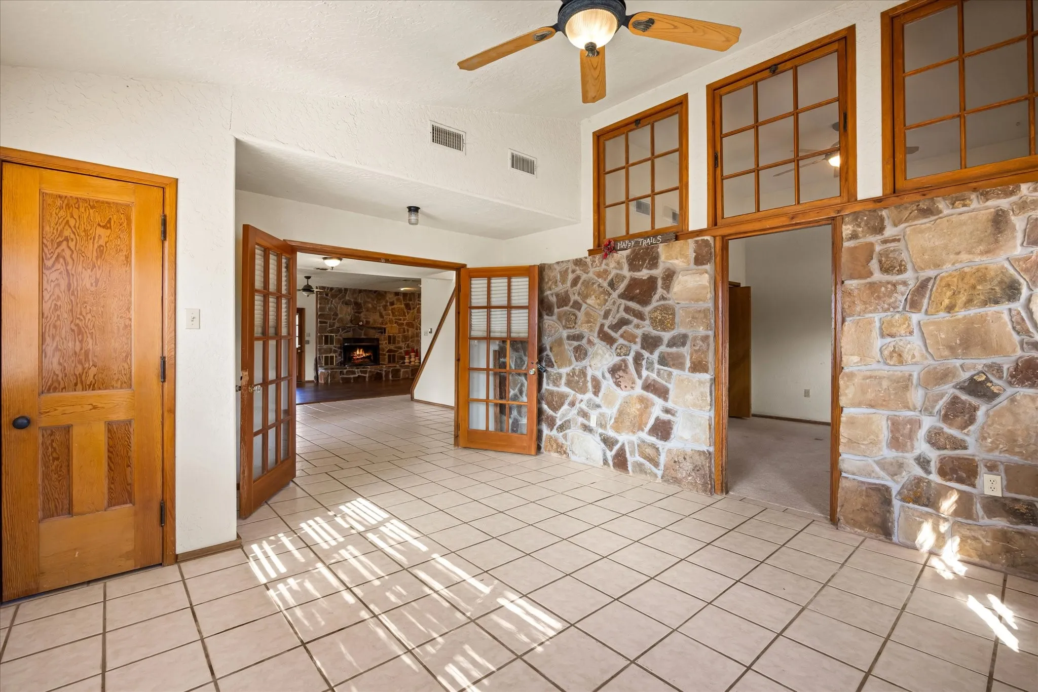 Single Family Residence For Sale in Parker County , 1601 Stafford Road, Weatherford, Texas 76088, 2 Bedroom, 3 Bathroom, Garage spaces, 2,374 Sqft, built in 1981, mls#21156451, Real Estate Agent in Weatherford, Homes For Sale in Parker county, Homes For Sale in Weatherford, Realtor in Weatherford Texas, Real Estate Brokerage Independent Realty Texas, Luminita Cordes Realtor