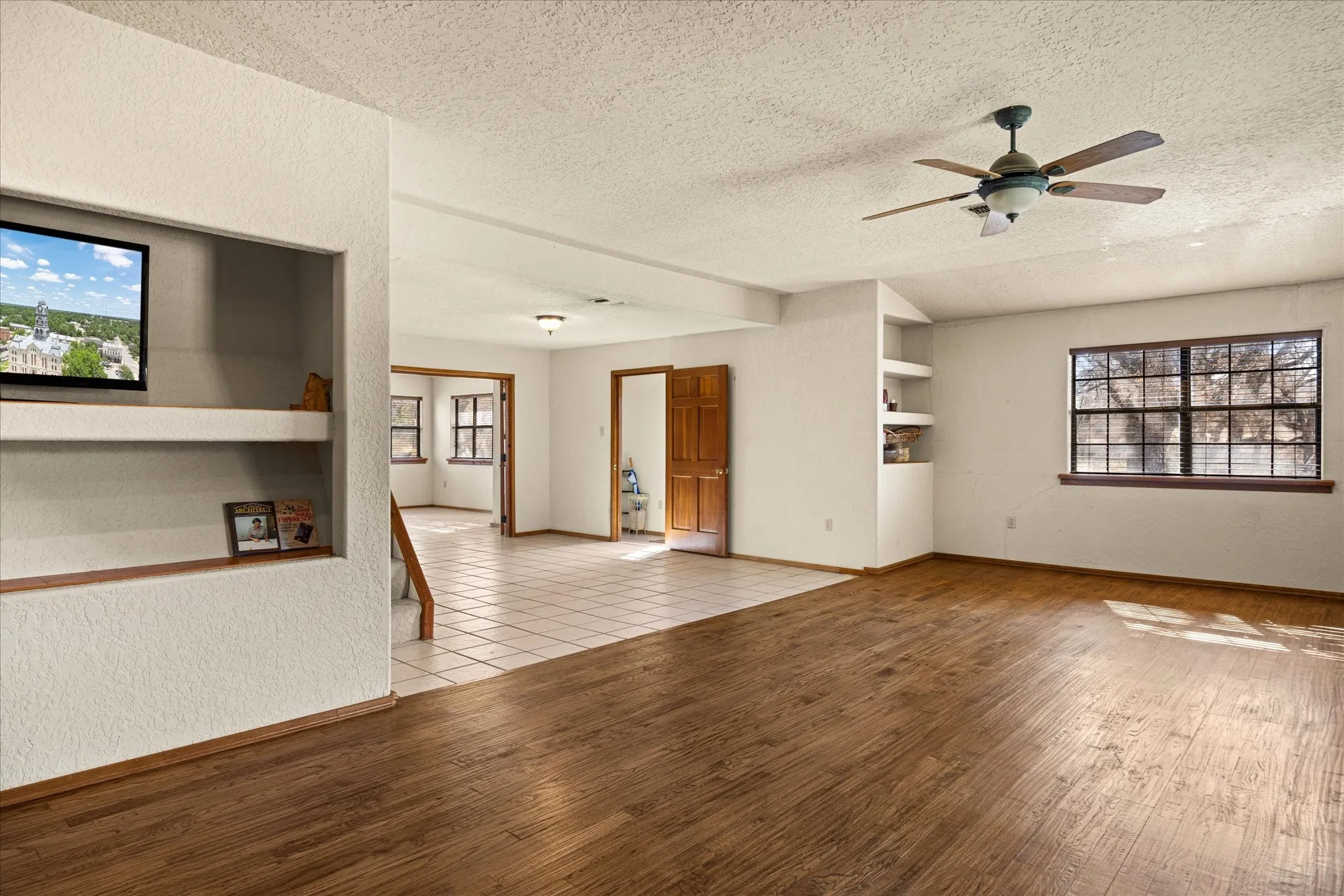 Single Family Residence For Sale in Parker County , 1601 Stafford Road, Weatherford, Texas 76088, 2 Bedroom, 3 Bathroom, Garage spaces, 2,374 Sqft, built in 1981, mls#21156451, Real Estate Agent in Weatherford, Homes For Sale in Parker county, Homes For Sale in Weatherford, Realtor in Weatherford Texas, Real Estate Brokerage Independent Realty Texas, Luminita Cordes Realtor