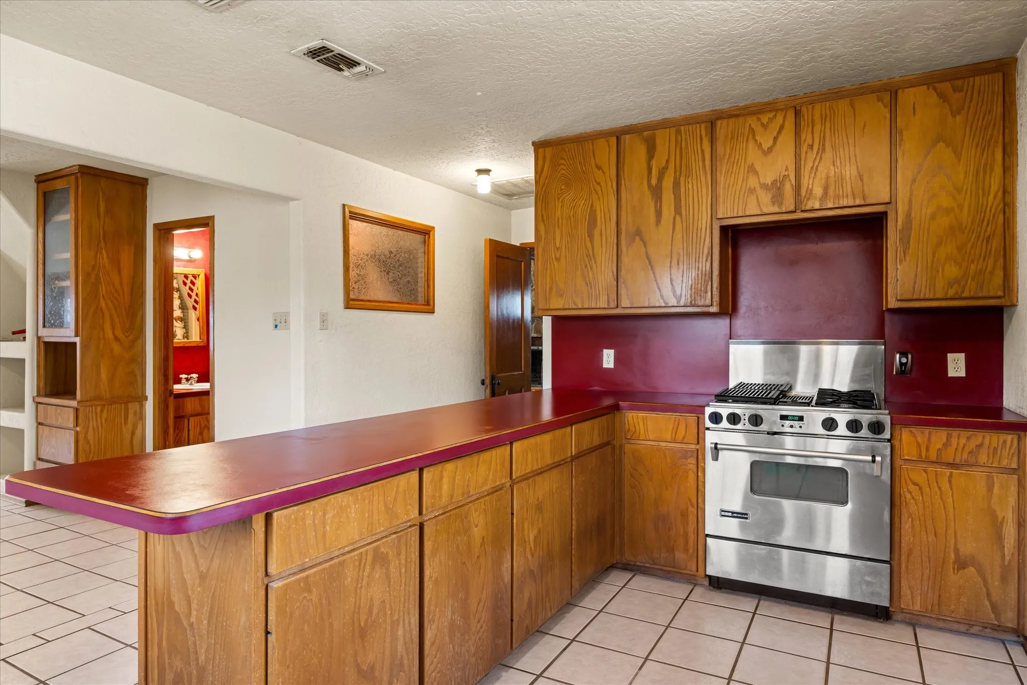 Single Family Residence For Sale in Parker County , 1601 Stafford Road, Weatherford, Texas 76088, 2 Bedroom, 3 Bathroom, Garage spaces, 2,374 Sqft, built in 1981, mls#21156451, Real Estate Agent in Weatherford, Homes For Sale in Parker county, Homes For Sale in Weatherford, Realtor in Weatherford Texas, Real Estate Brokerage Independent Realty Texas, Luminita Cordes Realtor