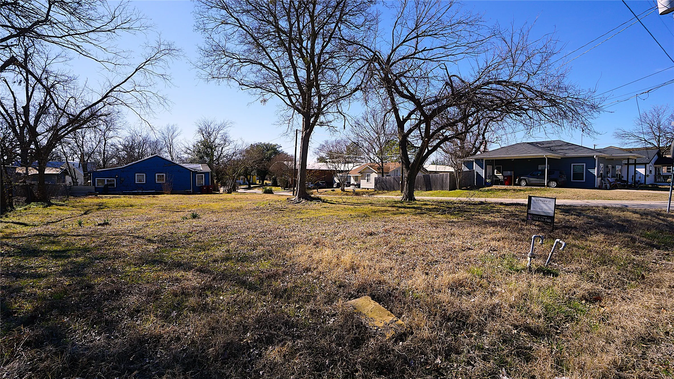 Unimproved Land For Sale in Fannin County , 410 E 6th Street, Bonham, Texas 75418, 0, 0, Garage spaces, 0 Sqft, built in 0, Price $32,000, mls#21171933, Real Estate Agent in Bonham, Homes For Sale in Fannin county, Homes For Sale in Bonham, Realtor in Bonham Texas, Real Estate Brokerage Independent Realty Texas, Luminita Cordes Realtor