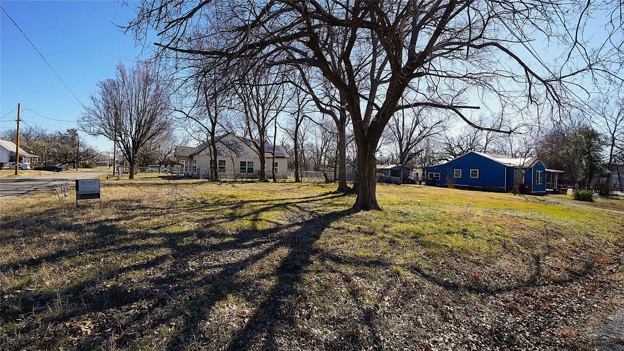 Unimproved Land For Sale in Fannin County , 410 E 6th Street, Bonham, Texas 75418, 0, 0, Garage spaces, 0 Sqft, built in 0, Price $32,000, mls#21171933, Real Estate Agent in Bonham, Homes For Sale in Fannin county, Homes For Sale in Bonham, Realtor in Bonham Texas, Real Estate Brokerage Independent Realty Texas, Luminita Cordes Realtor