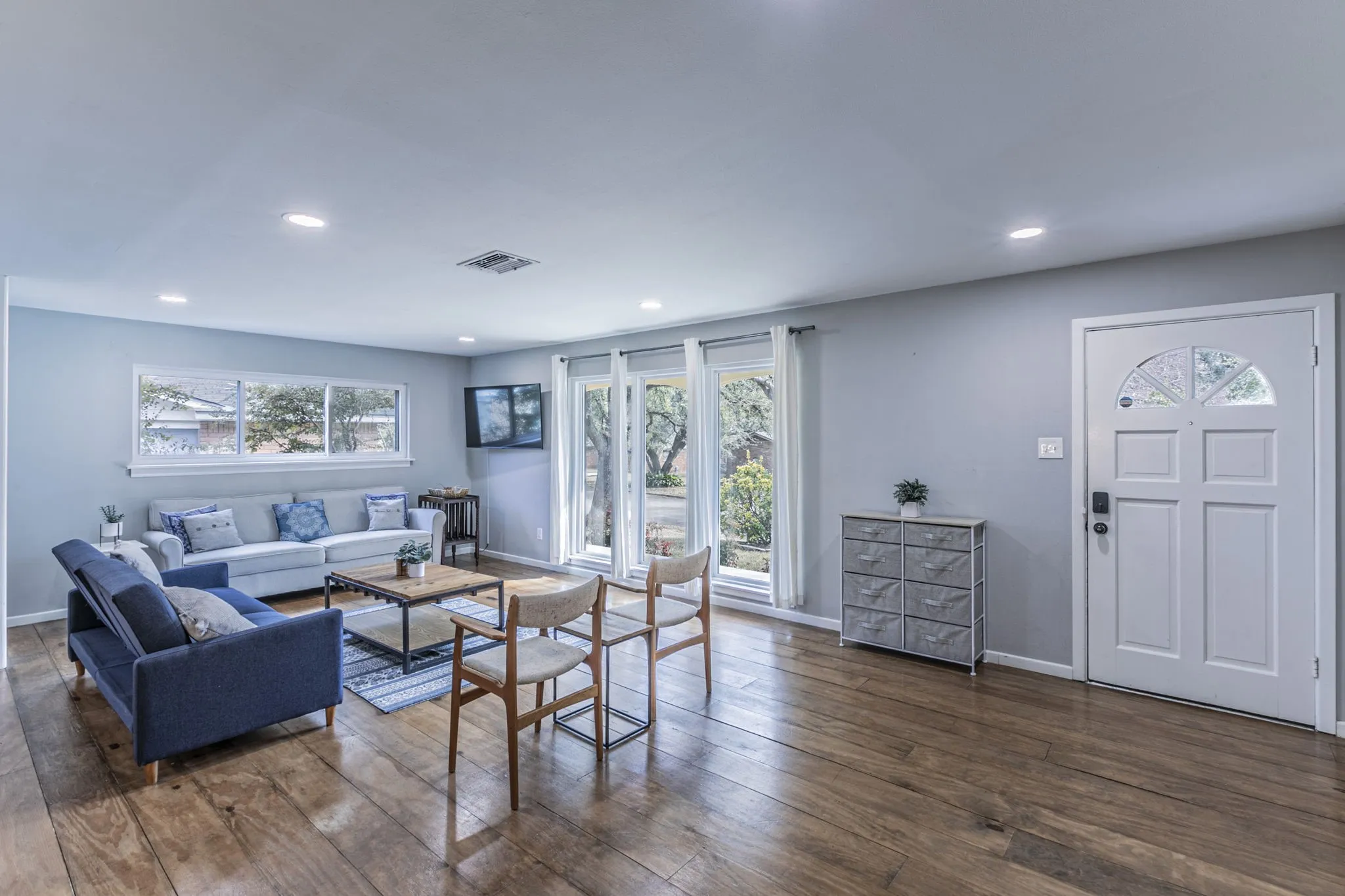Single Family Residence For Sale in Mc Lennan County , 5729 Westlawn Drive, Waco, Texas 76710, 3 Bedroom, 3 Bathroom, Garage spaces, 2,180 Sqft, built in 1961, Price $375,000, mls#21171328, Real Estate Agent in Waco, Homes For Sale in Mc Lennan county, Homes For Sale in Waco, Realtor in Waco Texas, Real Estate Brokerage Independent Realty Texas, Luminita Cordes Realtor