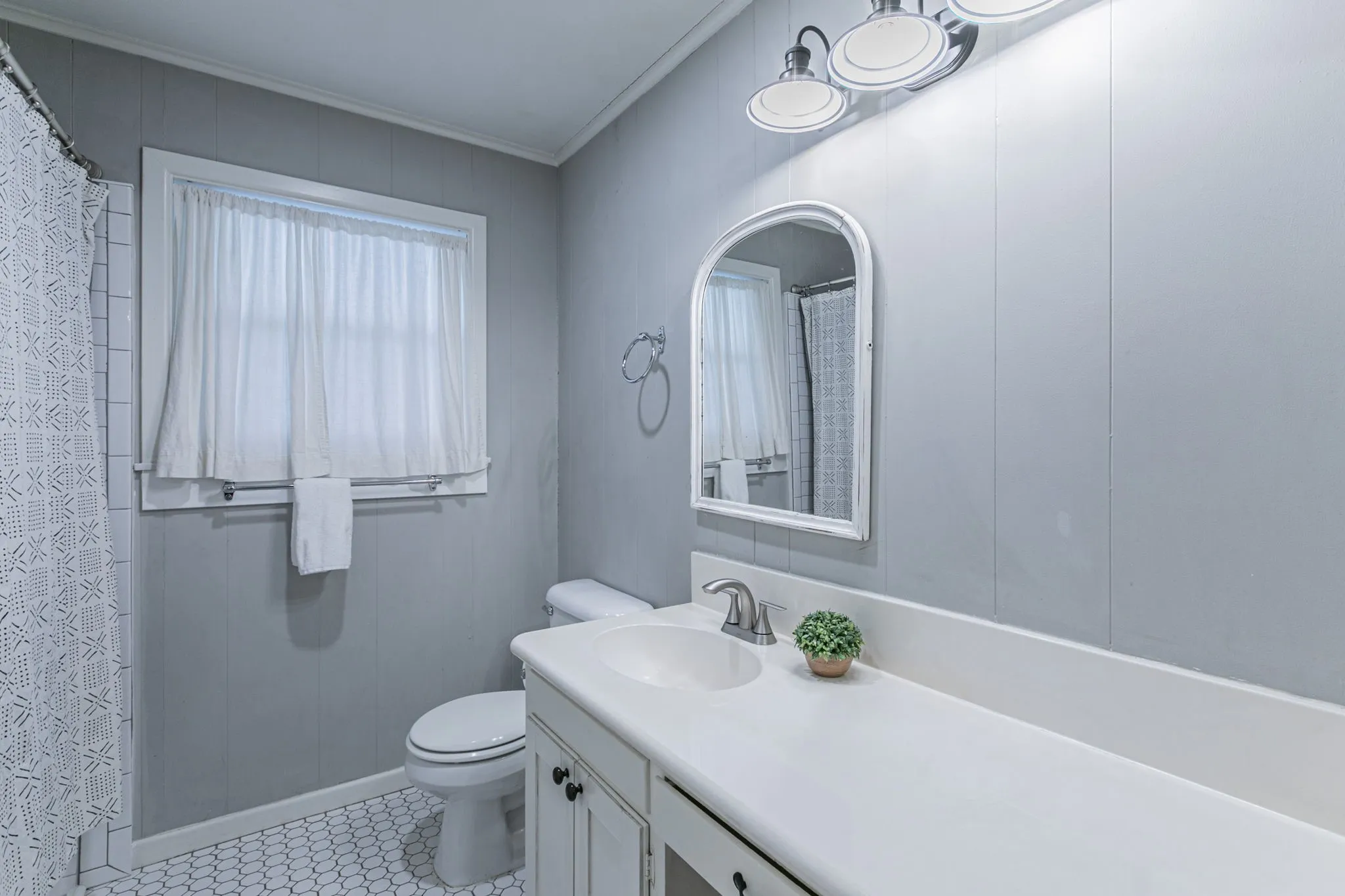 Single Family Residence For Sale in Mc Lennan County , 5729 Westlawn Drive, Waco, Texas 76710, 3 Bedroom, 3 Bathroom, Garage spaces, 2,180 Sqft, built in 1961, Price $375,000, mls#21171328, Real Estate Agent in Waco, Homes For Sale in Mc Lennan county, Homes For Sale in Waco, Realtor in Waco Texas, Real Estate Brokerage Independent Realty Texas, Luminita Cordes Realtor