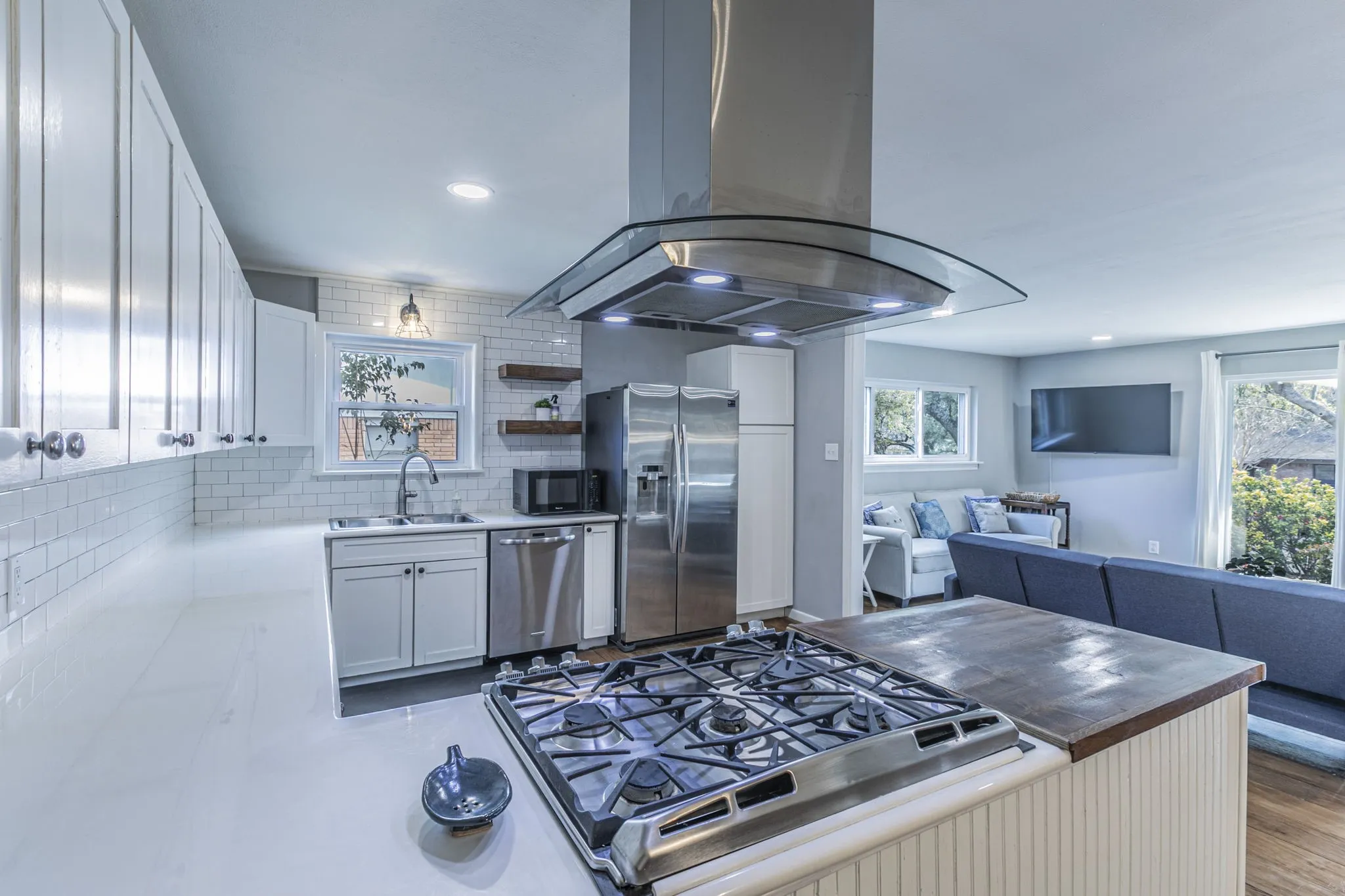 Single Family Residence For Sale in Mc Lennan County , 5729 Westlawn Drive, Waco, Texas 76710, 3 Bedroom, 3 Bathroom, Garage spaces, 2,180 Sqft, built in 1961, Price $375,000, mls#21171328, Real Estate Agent in Waco, Homes For Sale in Mc Lennan county, Homes For Sale in Waco, Realtor in Waco Texas, Real Estate Brokerage Independent Realty Texas, Luminita Cordes Realtor