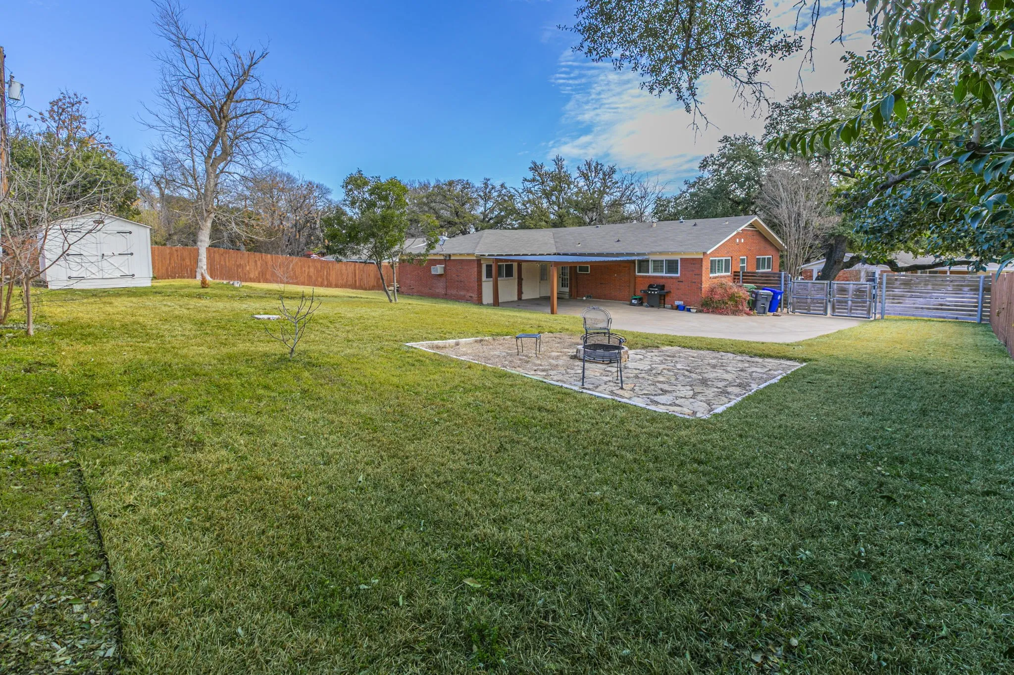 Single Family Residence For Sale in Mc Lennan County , 5729 Westlawn Drive, Waco, Texas 76710, 3 Bedroom, 3 Bathroom, Garage spaces, 2,180 Sqft, built in 1961, Price $375,000, mls#21171328, Real Estate Agent in Waco, Homes For Sale in Mc Lennan county, Homes For Sale in Waco, Realtor in Waco Texas, Real Estate Brokerage Independent Realty Texas, Luminita Cordes Realtor