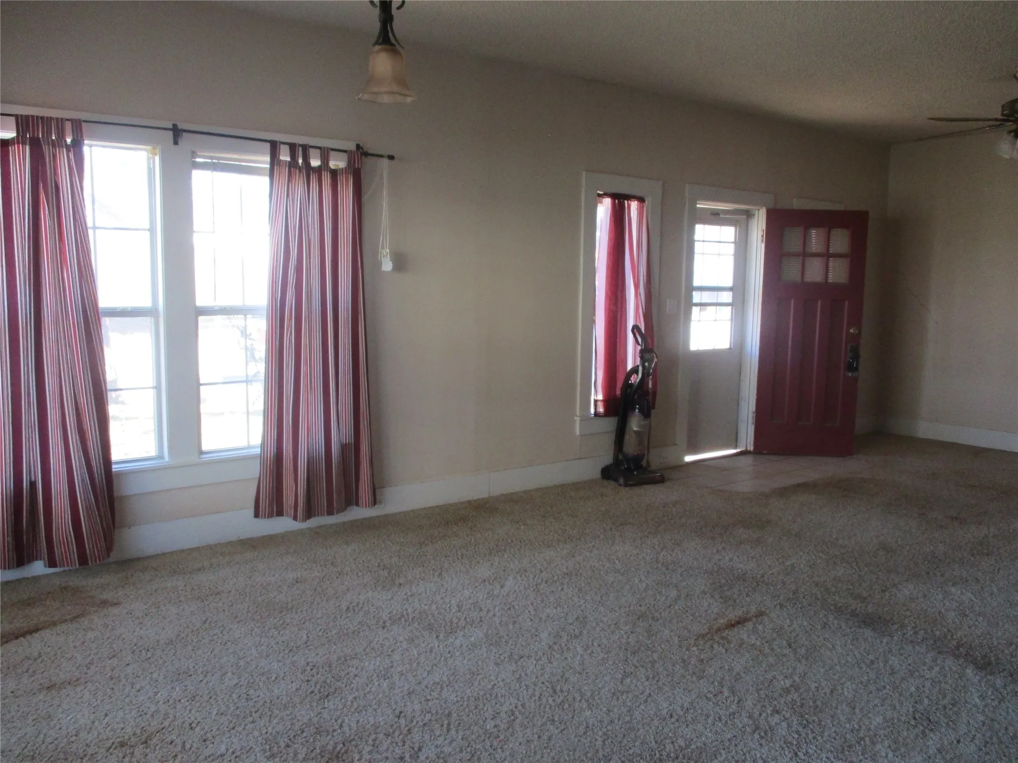 Single Family Residence For Sale in Eastland County , 205 S Oaklawn, Eastland, Texas 76448, 3 Bedroom, 2 Bathroom, 2 Garage spaces, 1,938 Sqft, built in 1937, mls#21172006, Real Estate Agent in Eastland, Homes For Sale in Eastland county, Homes For Sale in Eastland, Realtor in Eastland Texas, Real Estate Brokerage Independent Realty Texas, Luminita Cordes Realtor