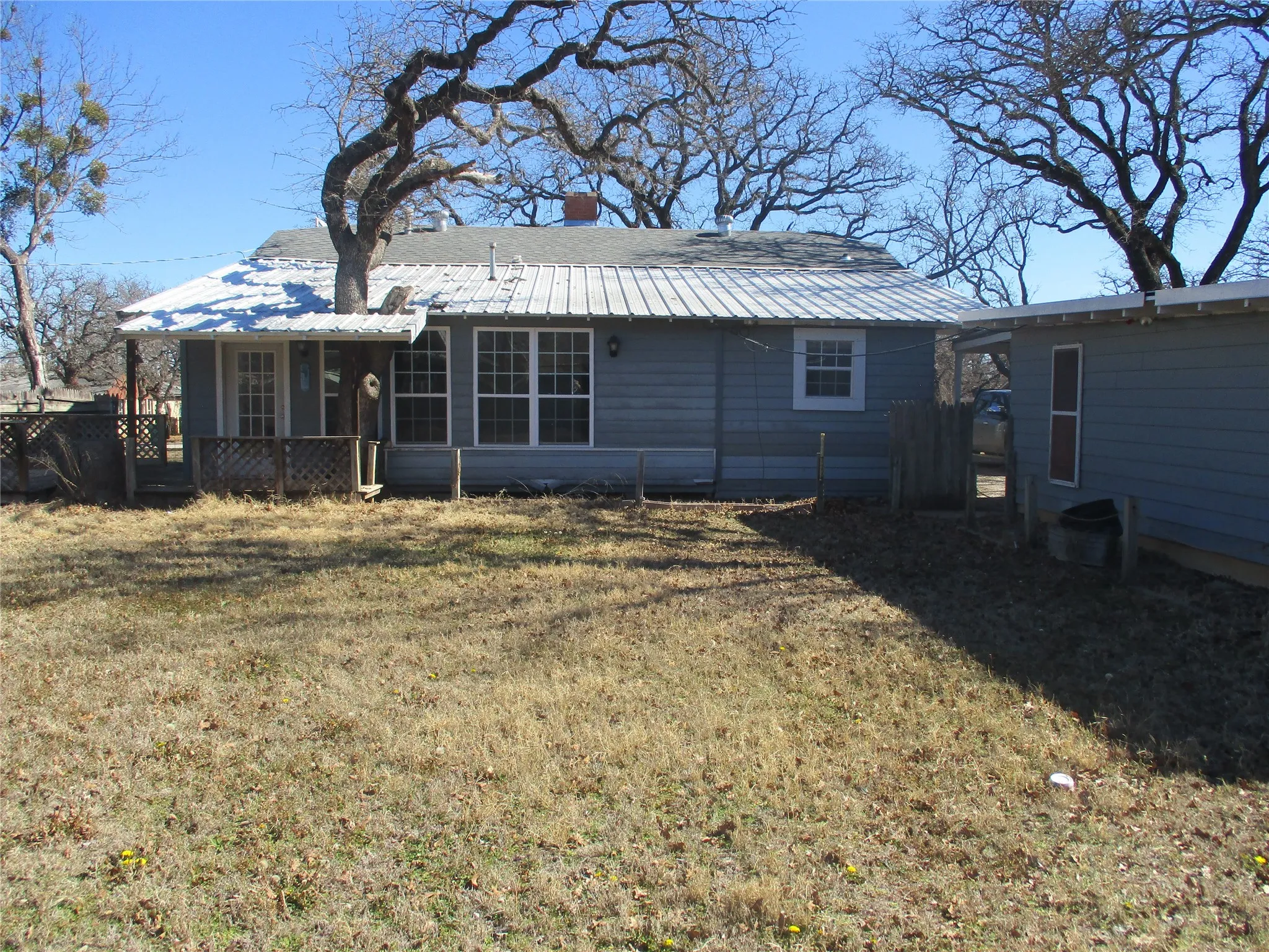Single Family Residence For Sale in Eastland County , 205 S Oaklawn, Eastland, Texas 76448, 3 Bedroom, 2 Bathroom, 2 Garage spaces, 1,938 Sqft, built in 1937, mls#21172006, Real Estate Agent in Eastland, Homes For Sale in Eastland county, Homes For Sale in Eastland, Realtor in Eastland Texas, Real Estate Brokerage Independent Realty Texas, Luminita Cordes Realtor
