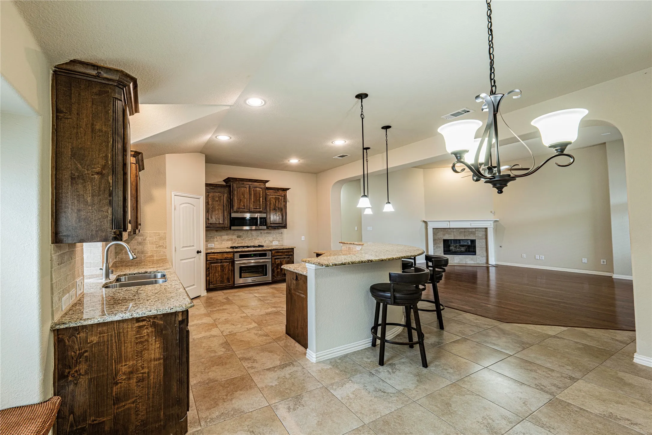 Single Family Residence For Sale in Collin County , 12956 Deep River Drive, Frisco, Texas 75035, 4 Bedroom, 3 Bathroom, 3 Garage spaces, 2,607 Sqft, built in 2012, Preowned, Price $624,900, mls#21171686, Real Estate Agent in Frisco, Homes For Sale in Collin county, Homes For Sale in Frisco, Realtor in Frisco Texas, Real Estate Brokerage Independent Realty Texas, Luminita Cordes Realtor