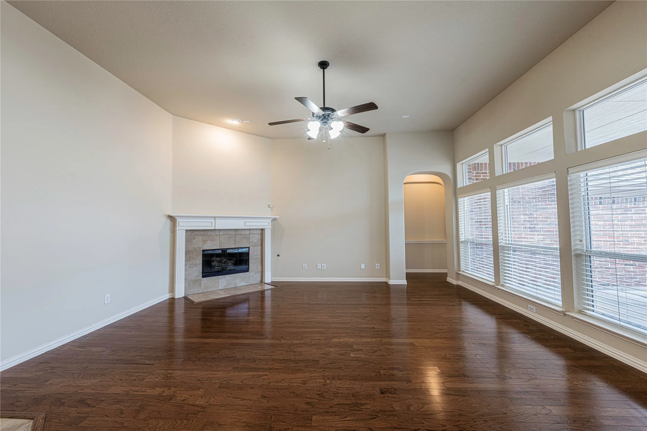 Single Family Residence For Sale in Collin County , 12956 Deep River Drive, Frisco, Texas 75035, 4 Bedroom, 3 Bathroom, 3 Garage spaces, 2,607 Sqft, built in 2012, Preowned, Price $624,900, mls#21171686, Real Estate Agent in Frisco, Homes For Sale in Collin county, Homes For Sale in Frisco, Realtor in Frisco Texas, Real Estate Brokerage Independent Realty Texas, Luminita Cordes Realtor
