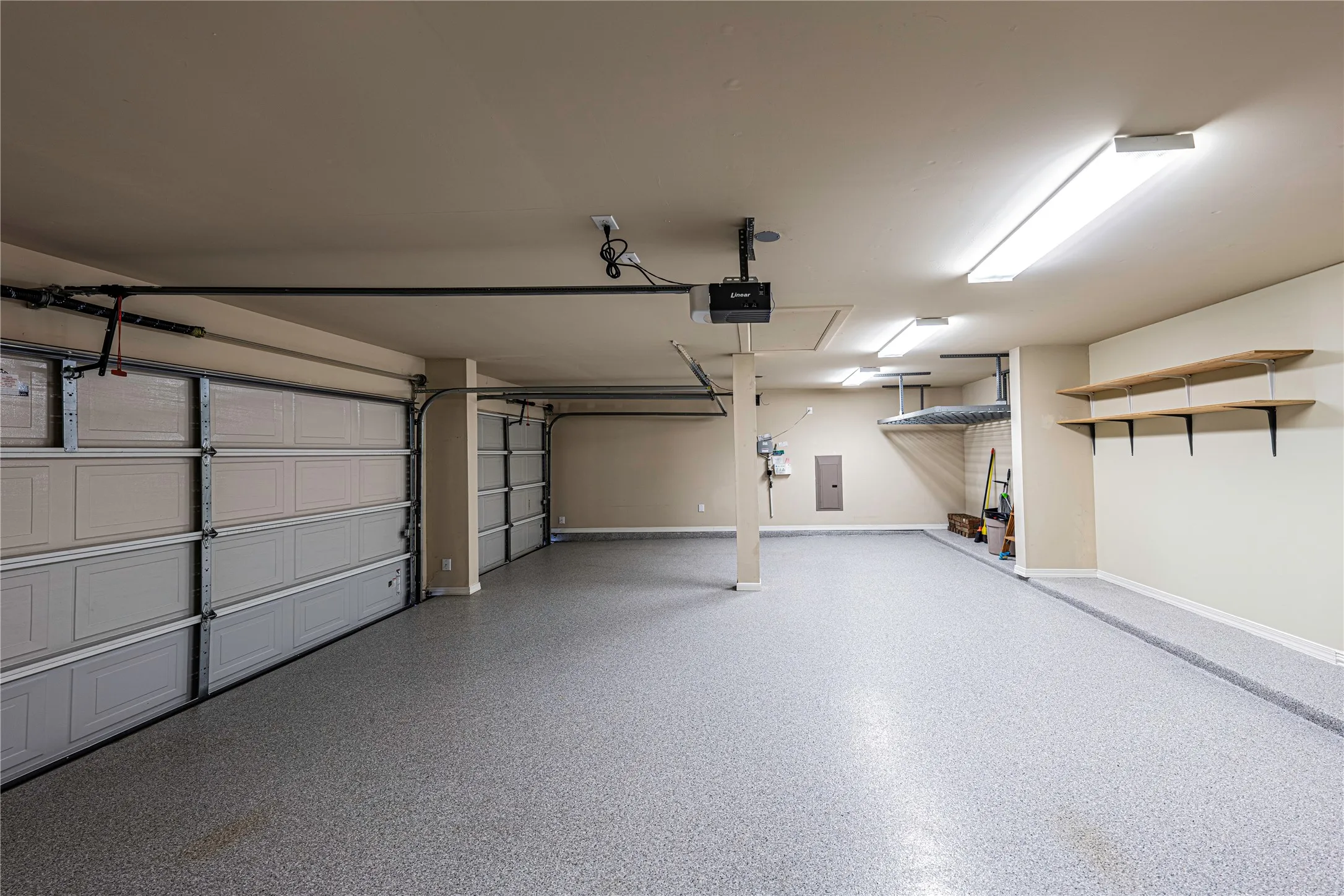 3 Car Garage
