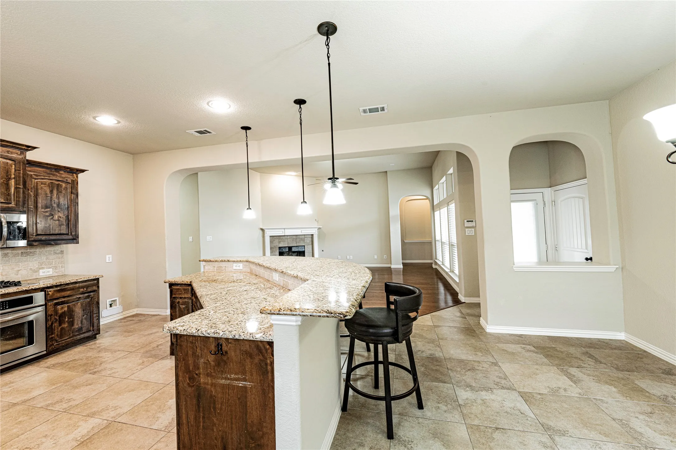 Single Family Residence For Sale in Collin County , 12956 Deep River Drive, Frisco, Texas 75035, 4 Bedroom, 3 Bathroom, 3 Garage spaces, 2,607 Sqft, built in 2012, Preowned, Price $624,900, mls#21171686, Real Estate Agent in Frisco, Homes For Sale in Collin county, Homes For Sale in Frisco, Realtor in Frisco Texas, Real Estate Brokerage Independent Realty Texas, Luminita Cordes Realtor