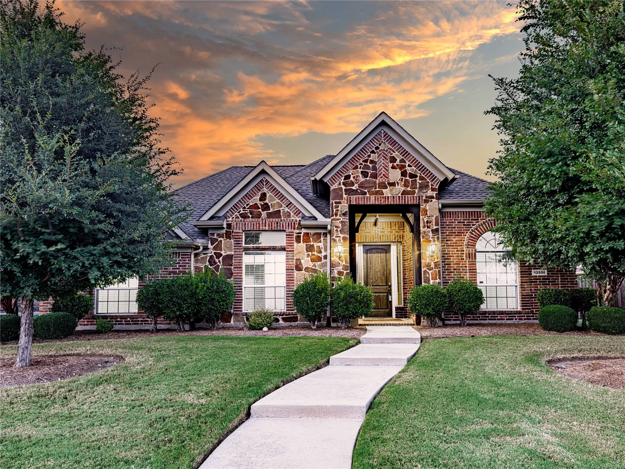 Single Family Residence For Sale in Collin County , 12956 Deep River Drive, Frisco, Texas 75035, 4 Bedroom, 3 Bathroom, 3 Garage spaces, 2,607 Sqft, built in 2012, Preowned, Price $624,900, mls#21171686, Real Estate Agent in Frisco, Homes For Sale in Collin county, Homes For Sale in Frisco, Realtor in Frisco Texas, Real Estate Brokerage Independent Realty Texas, Luminita Cordes Realtor