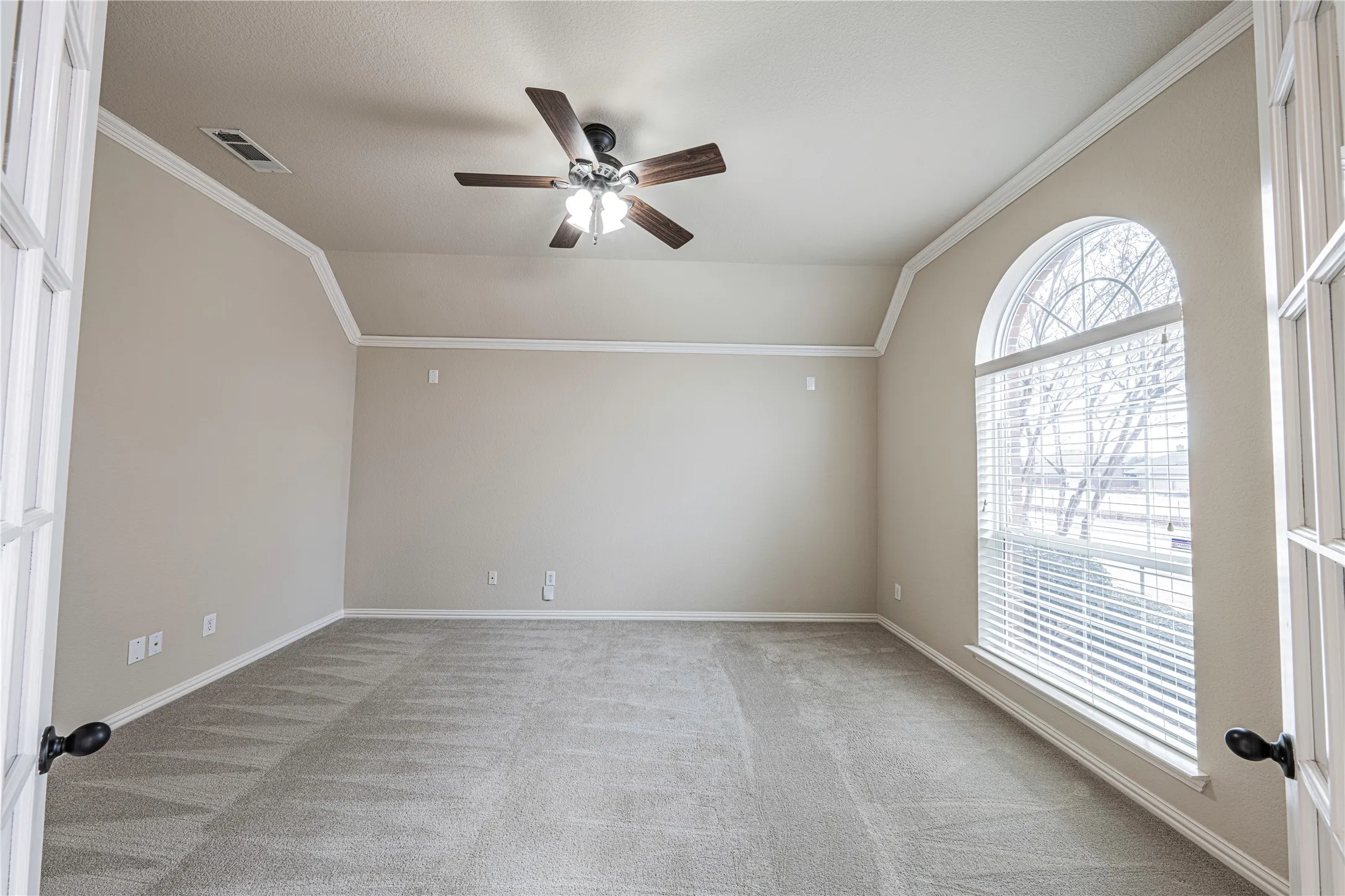Single Family Residence For Sale in Collin County , 12956 Deep River Drive, Frisco, Texas 75035, 4 Bedroom, 3 Bathroom, 3 Garage spaces, 2,607 Sqft, built in 2012, Preowned, Price $624,900, mls#21171686, Real Estate Agent in Frisco, Homes For Sale in Collin county, Homes For Sale in Frisco, Realtor in Frisco Texas, Real Estate Brokerage Independent Realty Texas, Luminita Cordes Realtor