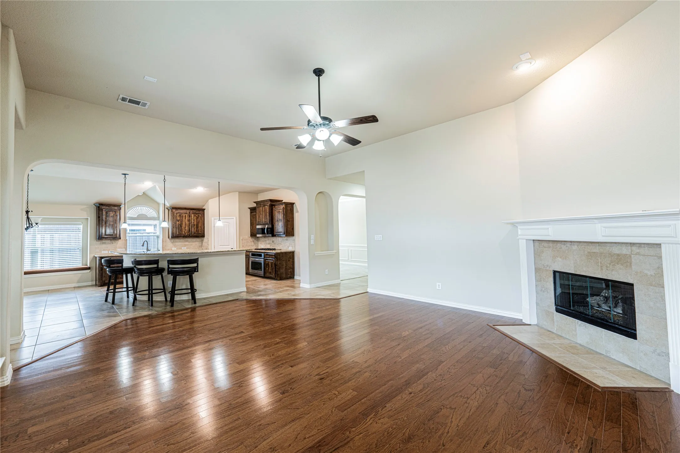 Single Family Residence For Sale in Collin County , 12956 Deep River Drive, Frisco, Texas 75035, 4 Bedroom, 3 Bathroom, 3 Garage spaces, 2,607 Sqft, built in 2012, Preowned, Price $624,900, mls#21171686, Real Estate Agent in Frisco, Homes For Sale in Collin county, Homes For Sale in Frisco, Realtor in Frisco Texas, Real Estate Brokerage Independent Realty Texas, Luminita Cordes Realtor