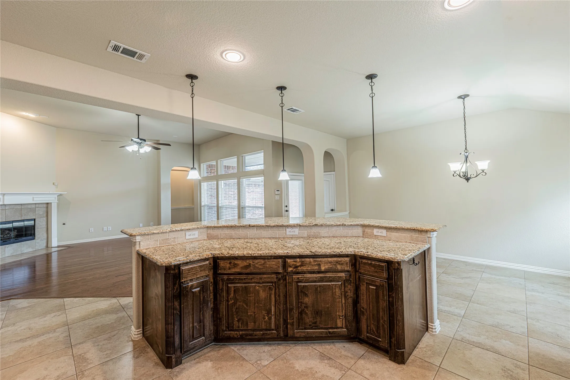 Single Family Residence For Sale in Collin County , 12956 Deep River Drive, Frisco, Texas 75035, 4 Bedroom, 3 Bathroom, 3 Garage spaces, 2,607 Sqft, built in 2012, Preowned, Price $624,900, mls#21171686, Real Estate Agent in Frisco, Homes For Sale in Collin county, Homes For Sale in Frisco, Realtor in Frisco Texas, Real Estate Brokerage Independent Realty Texas, Luminita Cordes Realtor