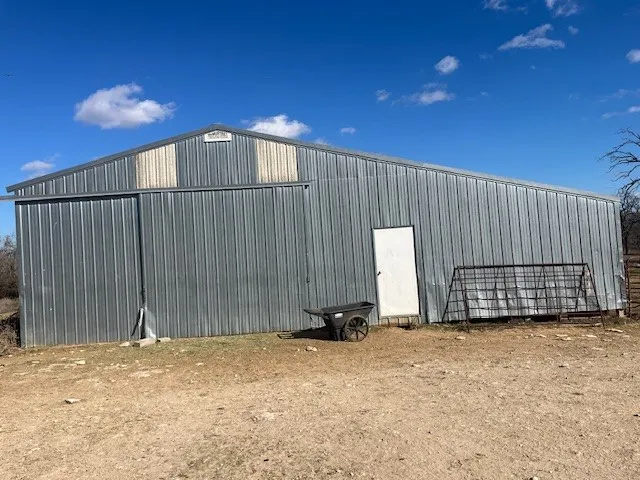 Single Family Residence For Sale in Hamilton County , 1705B County Road 122, Hico, Texas 76457, 3 Bedrooms, 4 Bathrooms, 2 Garage spaces, 2,694 Sqft, built in 1998, Price $2,749,900, mls#21172256, Real Estate Agent in Hico, Homes For Sale in Hamilton county, Homes For Sale in Hico, Realtor in Hico Texas, Real Estate Brokerage Independent Realty Texas, Luminita Cordes Realtor