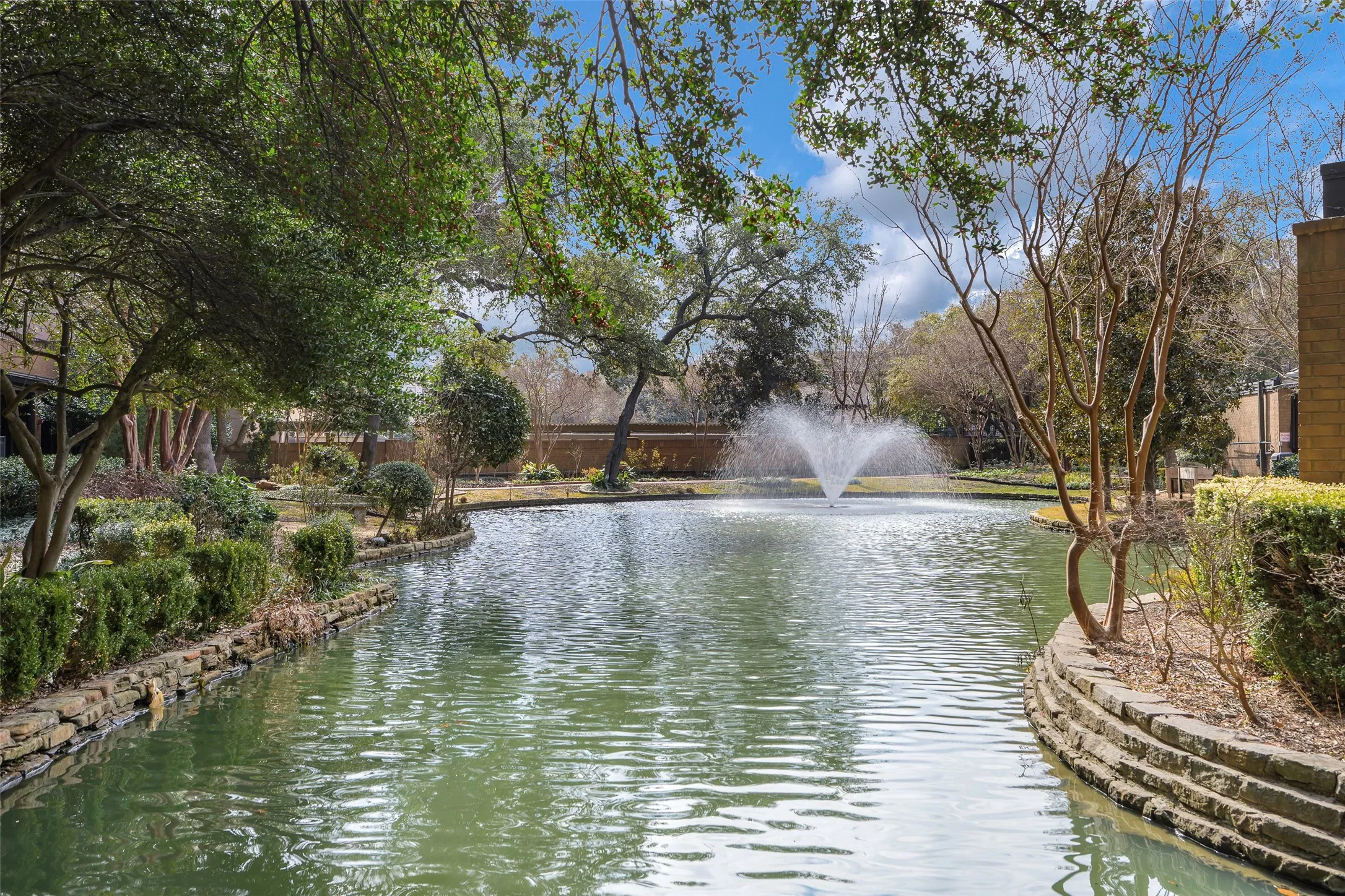 Condominium For Sale in Dallas County , 5200 Keller Springs Road 1534/36, Dallas, Texas 75248, 2 Bedroom, 3 Bathroom, 2 Garage spaces, 3,370 Sqft, built in 1981, Preowned, mls#21169848, Real Estate Agent in Dallas, Homes For Sale in Dallas county, Homes For Sale in Dallas, Realtor in Dallas Texas, Real Estate Brokerage Independent Realty Texas, Luminita Cordes Realtor