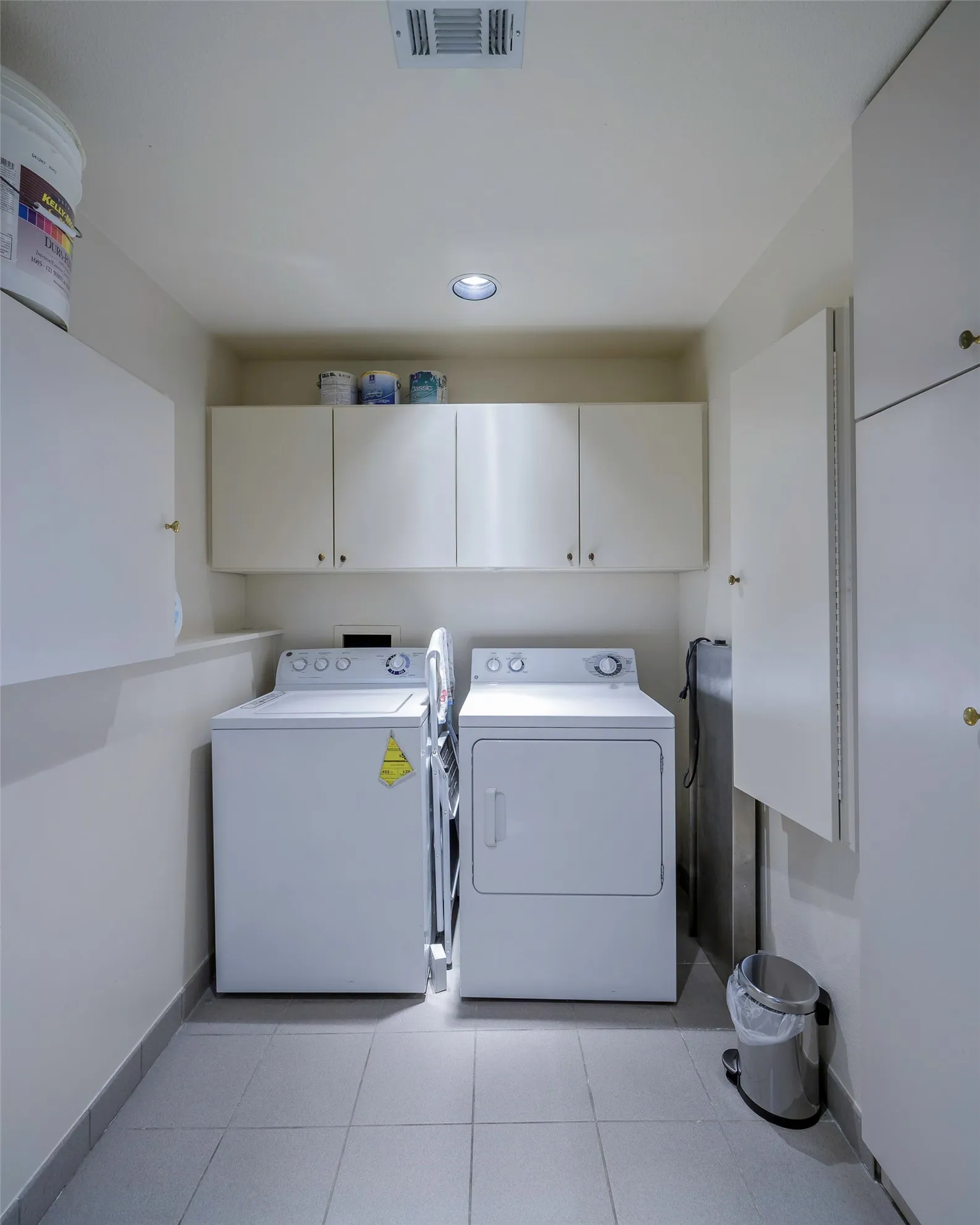 Condominium For Sale in Dallas County , 5200 Keller Springs Road 1534/36, Dallas, Texas 75248, 2 Bedroom, 3 Bathroom, 2 Garage spaces, 3,370 Sqft, built in 1981, Preowned, mls#21169848, Real Estate Agent in Dallas, Homes For Sale in Dallas county, Homes For Sale in Dallas, Realtor in Dallas Texas, Real Estate Brokerage Independent Realty Texas, Luminita Cordes Realtor