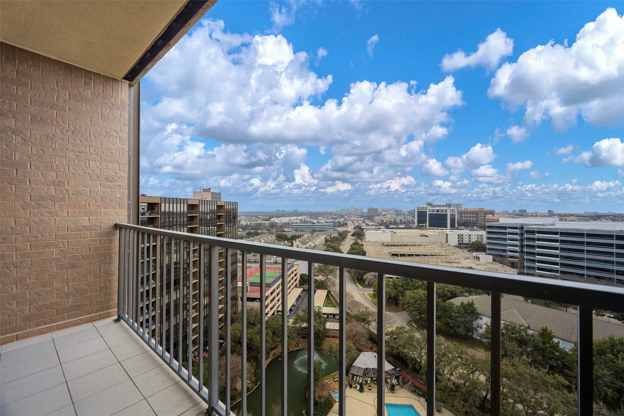 Condominium For Sale in Dallas County , 5200 Keller Springs Road 1534/36, Dallas, Texas 75248, 2 Bedroom, 3 Bathroom, 2 Garage spaces, 3,370 Sqft, built in 1981, Preowned, mls#21169848, Real Estate Agent in Dallas, Homes For Sale in Dallas county, Homes For Sale in Dallas, Realtor in Dallas Texas, Real Estate Brokerage Independent Realty Texas, Luminita Cordes Realtor