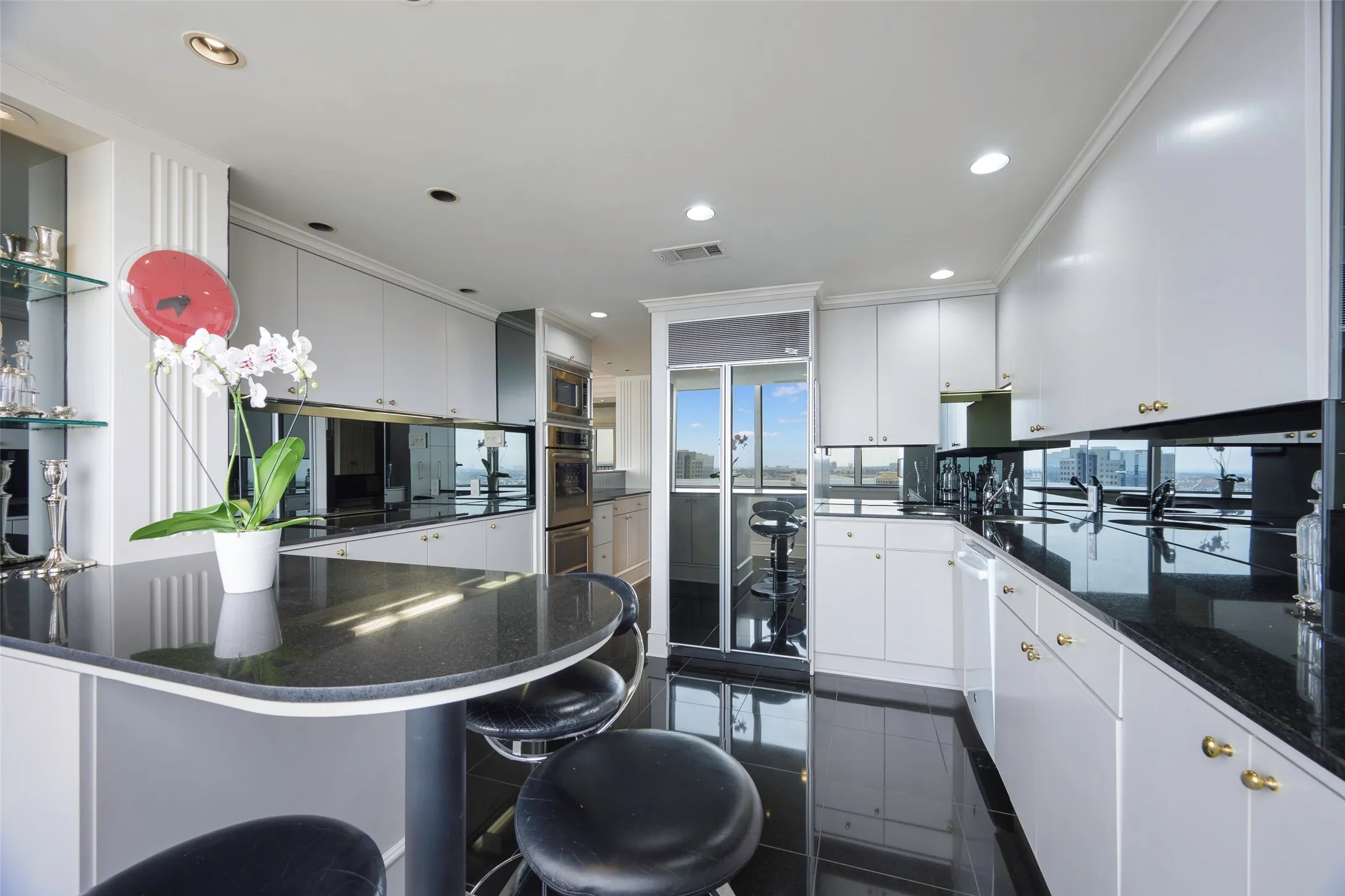 Condominium For Sale in Dallas County , 5200 Keller Springs Road 1534/36, Dallas, Texas 75248, 2 Bedroom, 3 Bathroom, 2 Garage spaces, 3,370 Sqft, built in 1981, Preowned, mls#21169848, Real Estate Agent in Dallas, Homes For Sale in Dallas county, Homes For Sale in Dallas, Realtor in Dallas Texas, Real Estate Brokerage Independent Realty Texas, Luminita Cordes Realtor