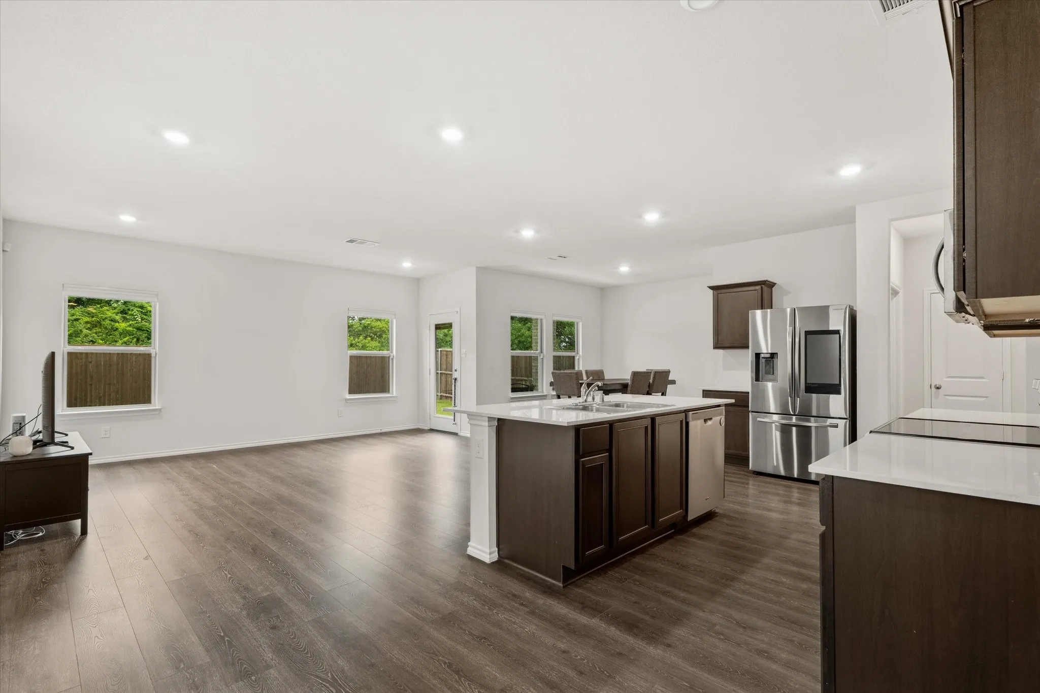 Single Family Residence For Sale in Kaufman County , 1116 Old Oaks Drive, Forney, Texas 75126, 4 Bedroom, 3 Bathroom, 2 Garage spaces, 2,396 Sqft, built in 2022, Preowned, mls#21170608, Real Estate Agent in Forney, Homes For Sale in Kaufman county, Homes For Sale in Forney, Realtor in Forney Texas, Real Estate Brokerage Independent Realty Texas, Luminita Cordes Realtor