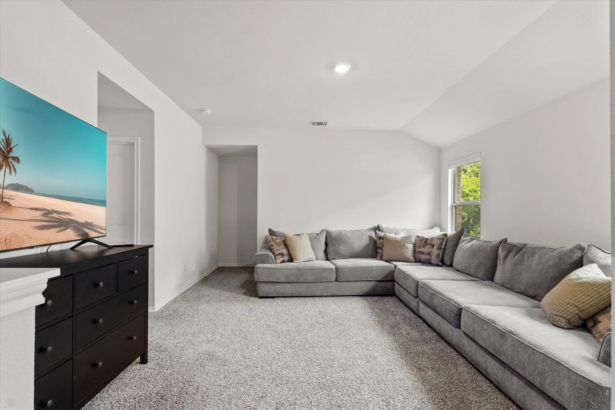 Single Family Residence For Sale in Kaufman County , 1116 Old Oaks Drive, Forney, Texas 75126, 4 Bedroom, 3 Bathroom, 2 Garage spaces, 2,396 Sqft, built in 2022, Preowned, mls#21170608, Real Estate Agent in Forney, Homes For Sale in Kaufman county, Homes For Sale in Forney, Realtor in Forney Texas, Real Estate Brokerage Independent Realty Texas, Luminita Cordes Realtor