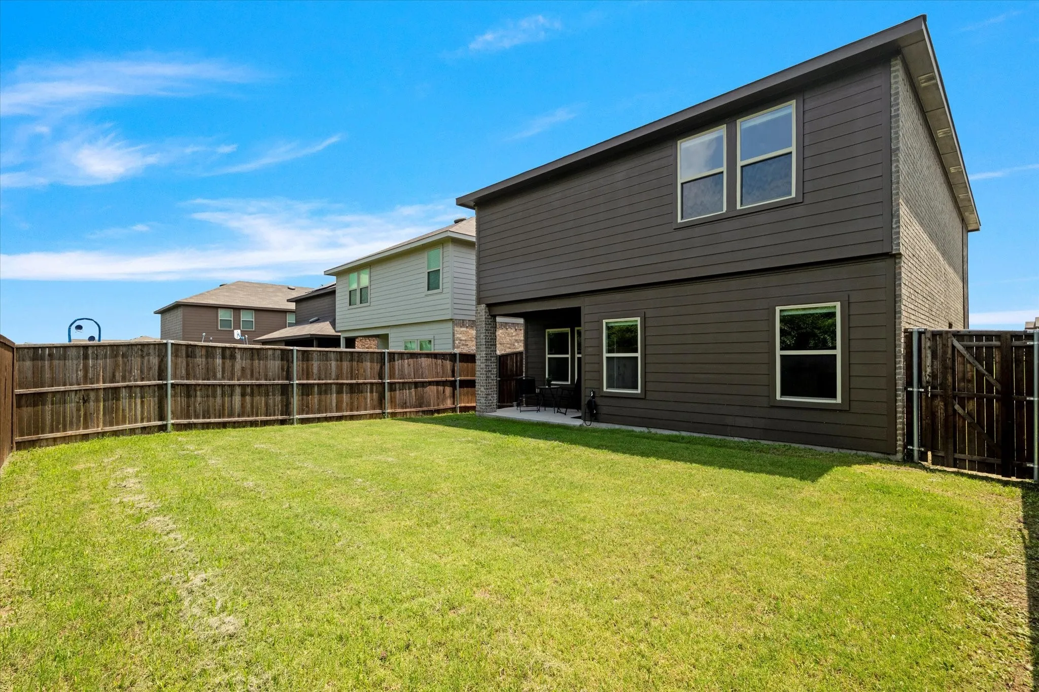 Single Family Residence For Sale in Kaufman County , 1116 Old Oaks Drive, Forney, Texas 75126, 4 Bedroom, 3 Bathroom, 2 Garage spaces, 2,396 Sqft, built in 2022, Preowned, mls#21170608, Real Estate Agent in Forney, Homes For Sale in Kaufman county, Homes For Sale in Forney, Realtor in Forney Texas, Real Estate Brokerage Independent Realty Texas, Luminita Cordes Realtor