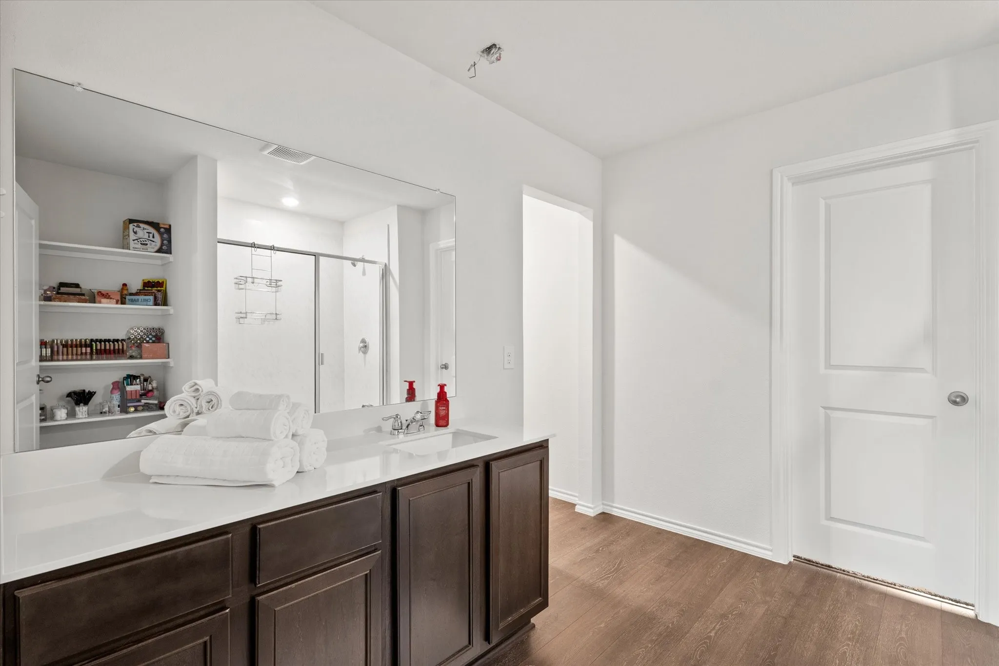 Single Family Residence For Sale in Kaufman County , 1116 Old Oaks Drive, Forney, Texas 75126, 4 Bedroom, 3 Bathroom, 2 Garage spaces, 2,396 Sqft, built in 2022, Preowned, mls#21170608, Real Estate Agent in Forney, Homes For Sale in Kaufman county, Homes For Sale in Forney, Realtor in Forney Texas, Real Estate Brokerage Independent Realty Texas, Luminita Cordes Realtor
