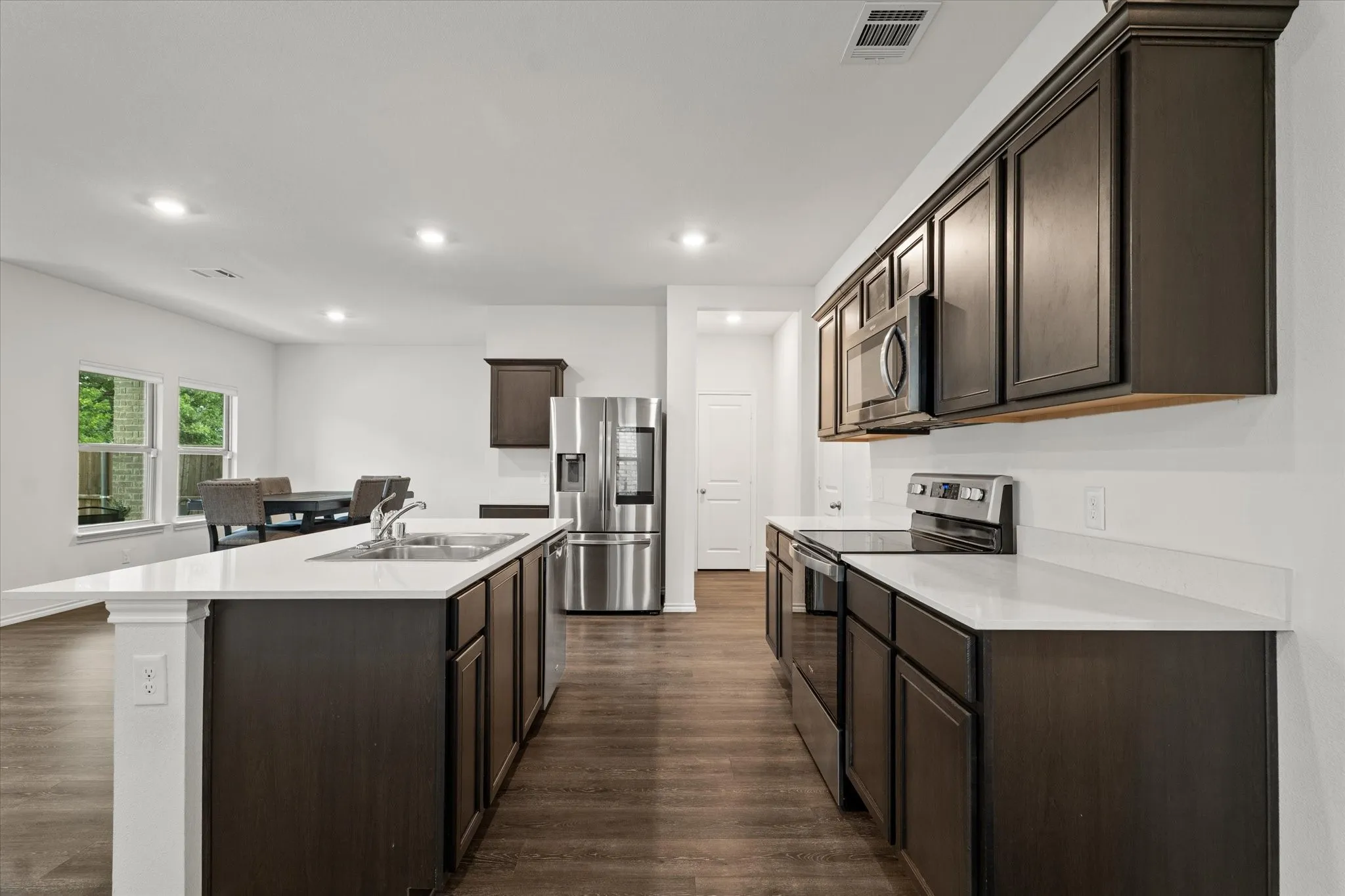 Single Family Residence For Sale in Kaufman County , 1116 Old Oaks Drive, Forney, Texas 75126, 4 Bedroom, 3 Bathroom, 2 Garage spaces, 2,396 Sqft, built in 2022, Preowned, mls#21170608, Real Estate Agent in Forney, Homes For Sale in Kaufman county, Homes For Sale in Forney, Realtor in Forney Texas, Real Estate Brokerage Independent Realty Texas, Luminita Cordes Realtor