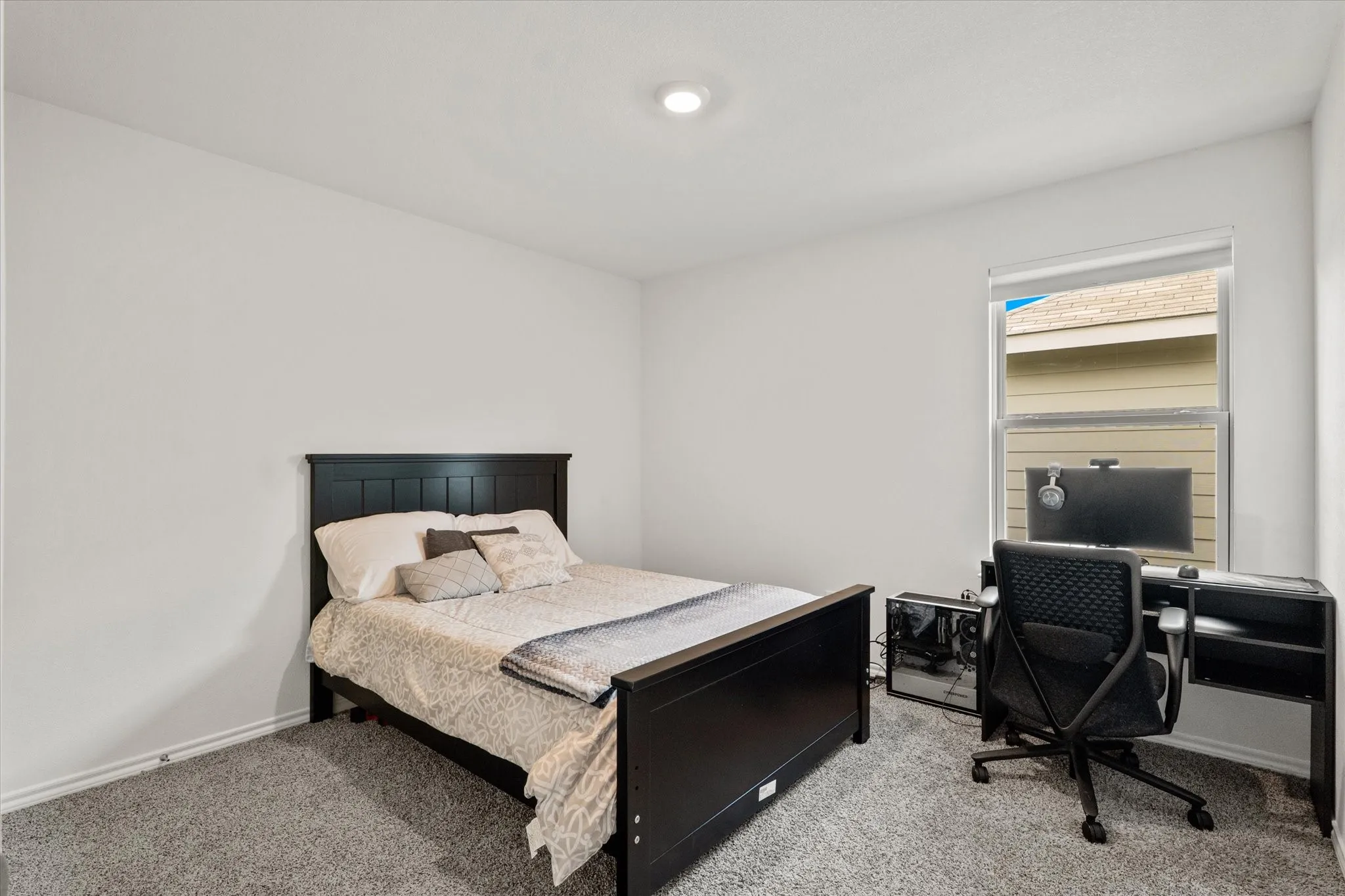 Single Family Residence For Sale in Kaufman County , 1116 Old Oaks Drive, Forney, Texas 75126, 4 Bedroom, 3 Bathroom, 2 Garage spaces, 2,396 Sqft, built in 2022, Preowned, mls#21170608, Real Estate Agent in Forney, Homes For Sale in Kaufman county, Homes For Sale in Forney, Realtor in Forney Texas, Real Estate Brokerage Independent Realty Texas, Luminita Cordes Realtor