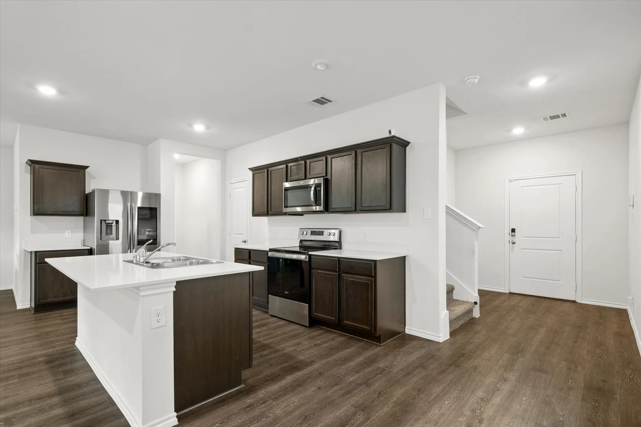 Single Family Residence For Sale in Kaufman County , 1116 Old Oaks Drive, Forney, Texas 75126, 4 Bedroom, 3 Bathroom, 2 Garage spaces, 2,396 Sqft, built in 2022, Preowned, mls#21170608, Real Estate Agent in Forney, Homes For Sale in Kaufman county, Homes For Sale in Forney, Realtor in Forney Texas, Real Estate Brokerage Independent Realty Texas, Luminita Cordes Realtor