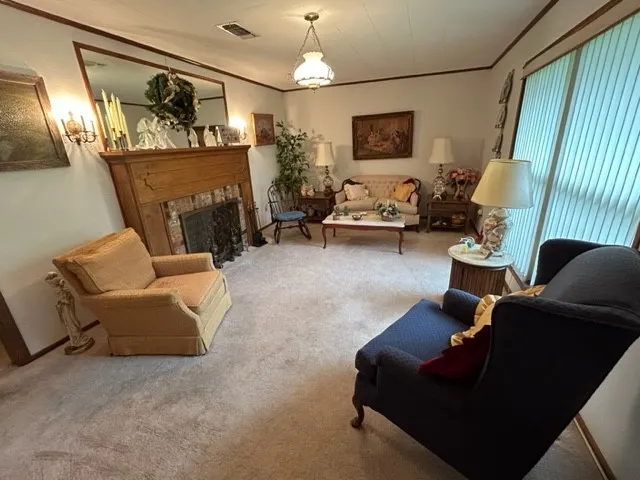 Single Family Residence For Sale in Bowie County , 102 E Crockett Street, De Kalb, Texas 75559, 3 Bedroom, 3 Bathroom, 2 Garage spaces, 4,252 Sqft, built in 1979, mls#21172403, Real Estate Agent in De Kalb, Homes For Sale in Bowie county, Homes For Sale in De Kalb, Realtor in De Kalb Texas, Real Estate Brokerage Independent Realty Texas, Luminita Cordes Realtor
