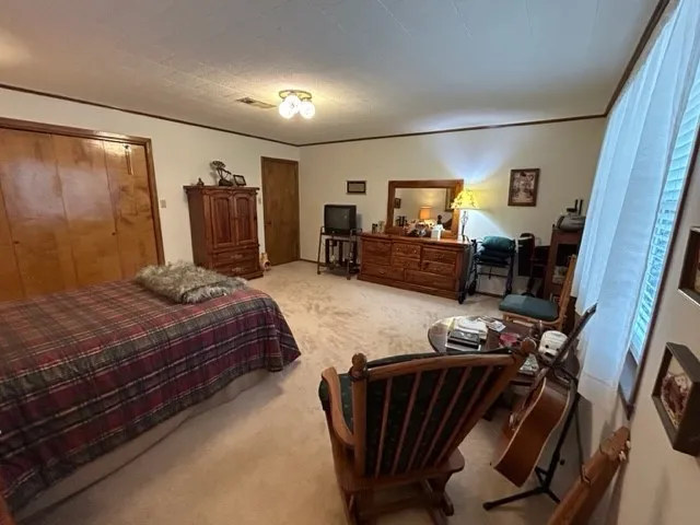 Single Family Residence For Sale in Bowie County , 102 E Crockett Street, De Kalb, Texas 75559, 3 Bedroom, 3 Bathroom, 2 Garage spaces, 4,252 Sqft, built in 1979, mls#21172403, Real Estate Agent in De Kalb, Homes For Sale in Bowie county, Homes For Sale in De Kalb, Realtor in De Kalb Texas, Real Estate Brokerage Independent Realty Texas, Luminita Cordes Realtor