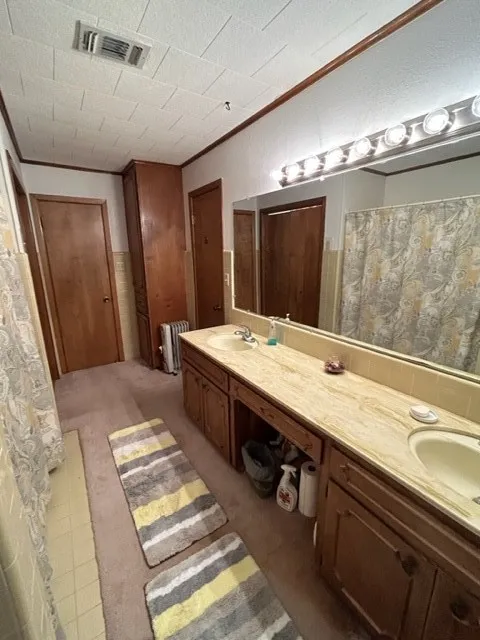 Single Family Residence For Sale in Bowie County , 102 E Crockett Street, De Kalb, Texas 75559, 3 Bedroom, 3 Bathroom, 2 Garage spaces, 4,252 Sqft, built in 1979, mls#21172403, Real Estate Agent in De Kalb, Homes For Sale in Bowie county, Homes For Sale in De Kalb, Realtor in De Kalb Texas, Real Estate Brokerage Independent Realty Texas, Luminita Cordes Realtor