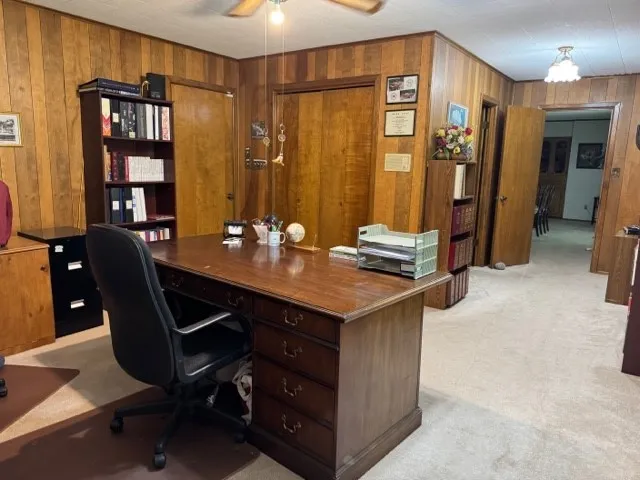 Single Family Residence For Sale in Bowie County , 102 E Crockett Street, De Kalb, Texas 75559, 3 Bedroom, 3 Bathroom, 2 Garage spaces, 4,252 Sqft, built in 1979, mls#21172403, Real Estate Agent in De Kalb, Homes For Sale in Bowie county, Homes For Sale in De Kalb, Realtor in De Kalb Texas, Real Estate Brokerage Independent Realty Texas, Luminita Cordes Realtor