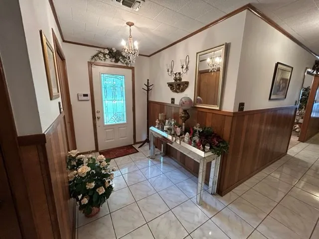 Single Family Residence For Sale in Bowie County , 102 E Crockett Street, De Kalb, Texas 75559, 3 Bedroom, 3 Bathroom, 2 Garage spaces, 4,252 Sqft, built in 1979, mls#21172403, Real Estate Agent in De Kalb, Homes For Sale in Bowie county, Homes For Sale in De Kalb, Realtor in De Kalb Texas, Real Estate Brokerage Independent Realty Texas, Luminita Cordes Realtor