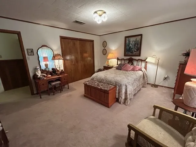 Single Family Residence For Sale in Bowie County , 102 E Crockett Street, De Kalb, Texas 75559, 3 Bedroom, 3 Bathroom, 2 Garage spaces, 4,252 Sqft, built in 1979, mls#21172403, Real Estate Agent in De Kalb, Homes For Sale in Bowie county, Homes For Sale in De Kalb, Realtor in De Kalb Texas, Real Estate Brokerage Independent Realty Texas, Luminita Cordes Realtor