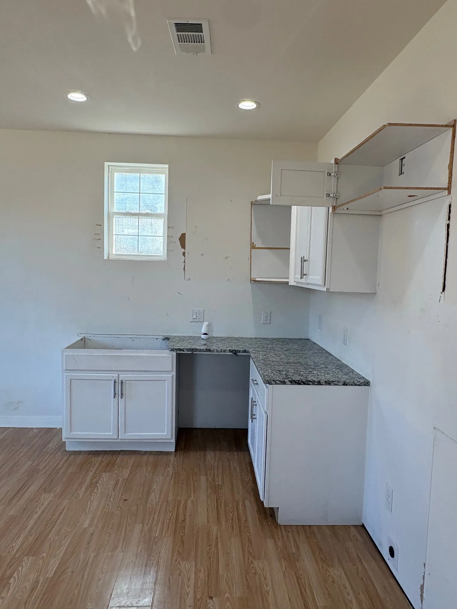 Single Family Residence For Sale in Dallas County , 4209 Metropolitan Avenue, Dallas, Texas 75210, 2 Bedroom, 2 Bathroom, Garage spaces, 1,208 Sqft, built in 2022, Preowned, mls#21171145, Real Estate Agent in Dallas, Homes For Sale in Dallas county, Homes For Sale in Dallas, Realtor in Dallas Texas, Real Estate Brokerage Independent Realty Texas, Luminita Cordes Realtor