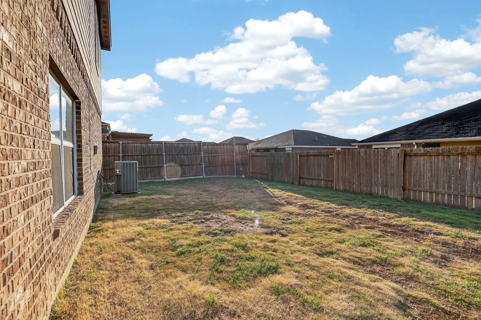 Single Family Residence For Sale in Denton County , 136 Eider Drive, Sanger, Texas 76266, 4 Bedroom, 3 Bathroom, 2 Garage spaces, 2,162 Sqft, built in 2012, mls#21170388, Real Estate Agent in Sanger, Homes For Sale in Denton county, Homes For Sale in Sanger, Realtor in Sanger Texas, Real Estate Brokerage Independent Realty Texas, Luminita Cordes Realtor