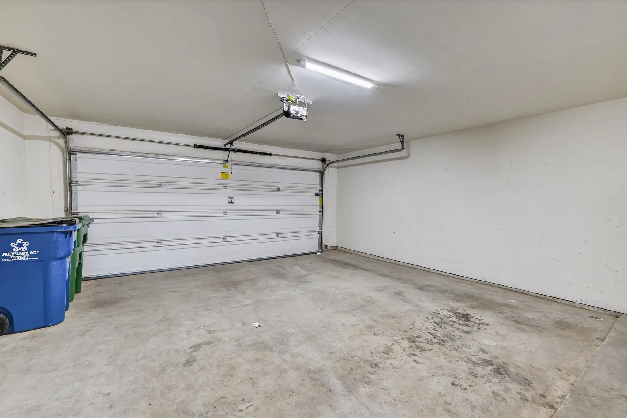 Single Family Residence For Sale in Denton County , 136 Eider Drive, Sanger, Texas 76266, 4 Bedroom, 3 Bathroom, 2 Garage spaces, 2,162 Sqft, built in 2012, mls#21170388, Real Estate Agent in Sanger, Homes For Sale in Denton county, Homes For Sale in Sanger, Realtor in Sanger Texas, Real Estate Brokerage Independent Realty Texas, Luminita Cordes Realtor