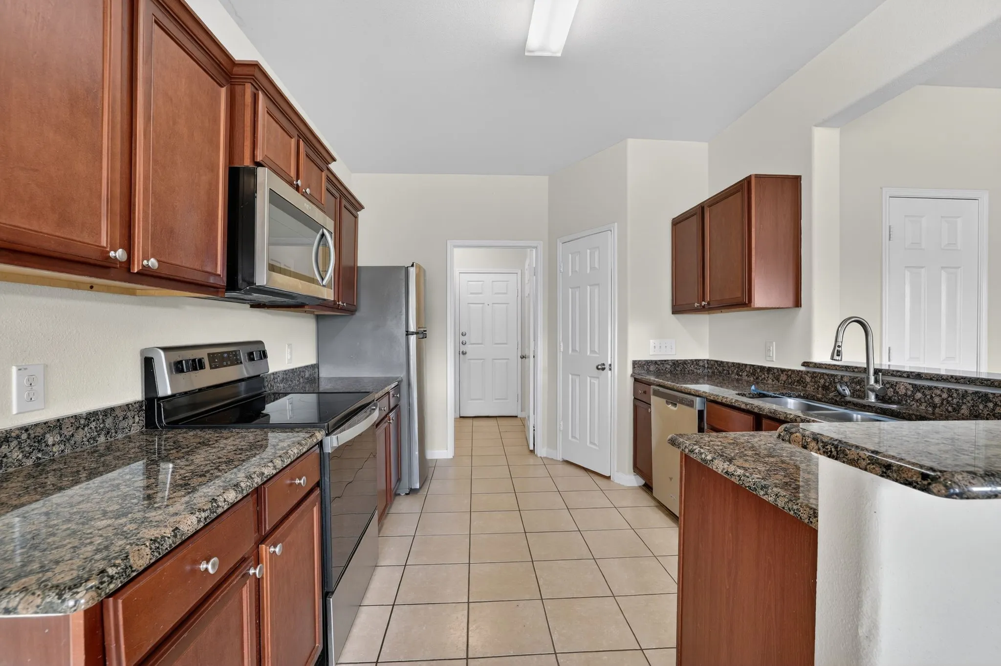 Single Family Residence For Sale in Denton County , 136 Eider Drive, Sanger, Texas 76266, 4 Bedroom, 3 Bathroom, 2 Garage spaces, 2,162 Sqft, built in 2012, mls#21170388, Real Estate Agent in Sanger, Homes For Sale in Denton county, Homes For Sale in Sanger, Realtor in Sanger Texas, Real Estate Brokerage Independent Realty Texas, Luminita Cordes Realtor