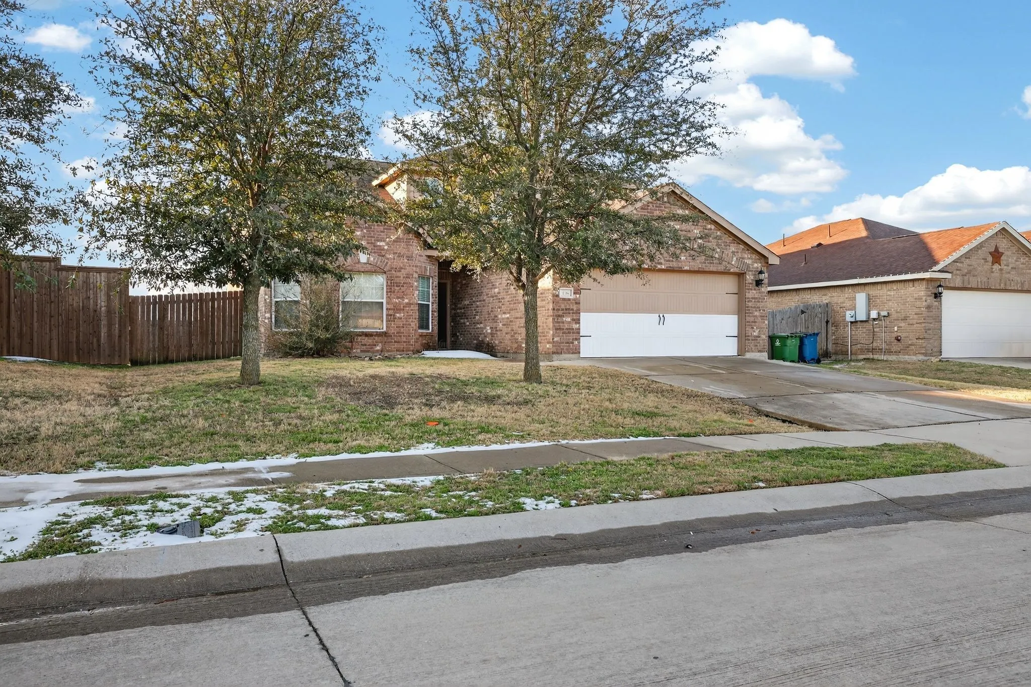 Single Family Residence For Sale in Denton County , 136 Eider Drive, Sanger, Texas 76266, 4 Bedroom, 3 Bathroom, 2 Garage spaces, 2,162 Sqft, built in 2012, mls#21170388, Real Estate Agent in Sanger, Homes For Sale in Denton county, Homes For Sale in Sanger, Realtor in Sanger Texas, Real Estate Brokerage Independent Realty Texas, Luminita Cordes Realtor