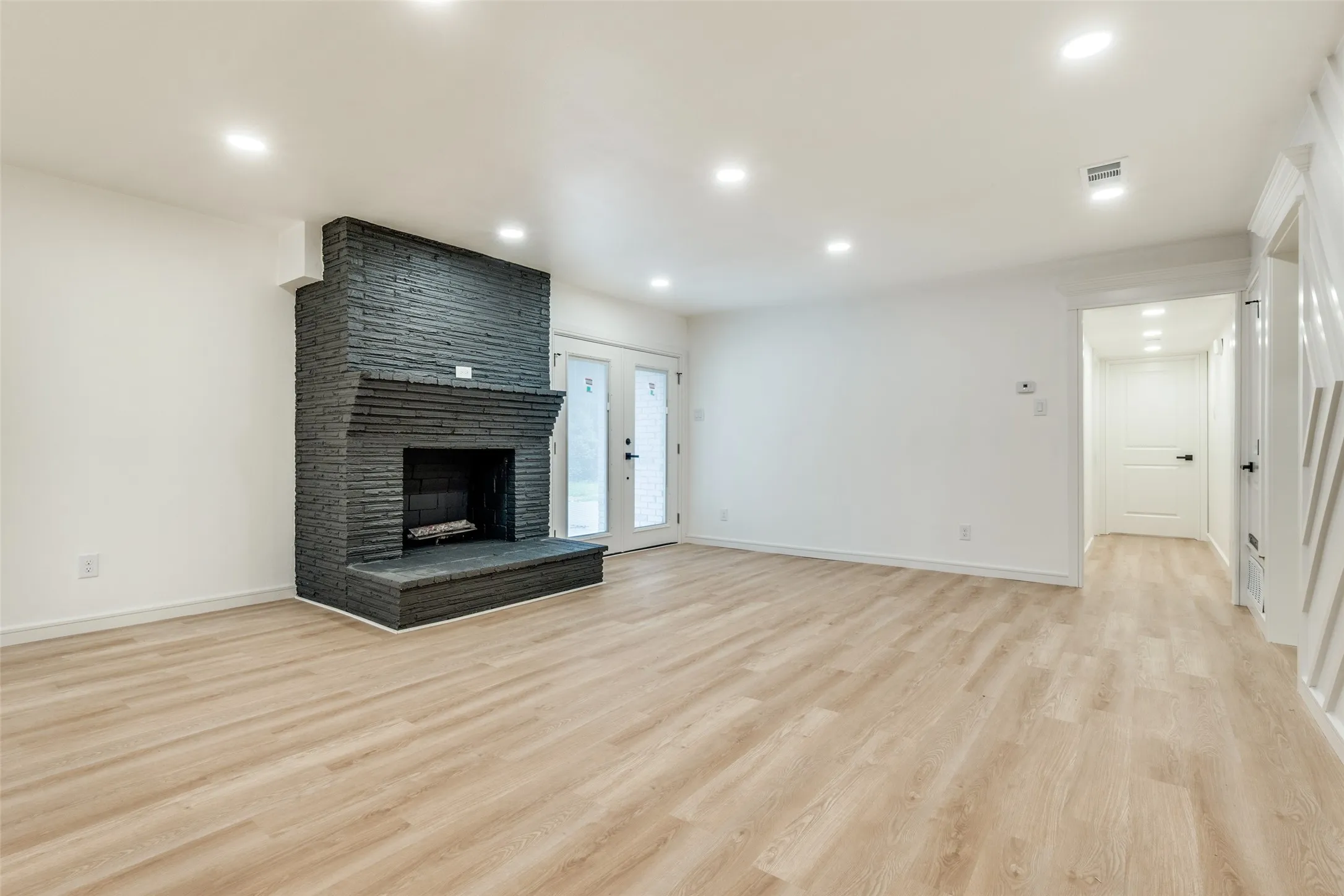 Single Family Residence For Sale in Dallas County , 5323 Blaney Way, Dallas, Texas 75227, 3 Bedroom, 3 Bathroom, 2 Garage spaces, 2,634 Sqft, built in 1967, Preowned, mls#21146610, Real Estate Agent in Dallas, Homes For Sale in Dallas county, Homes For Sale in Dallas, Realtor in Dallas Texas, Real Estate Brokerage Independent Realty Texas, Luminita Cordes Realtor