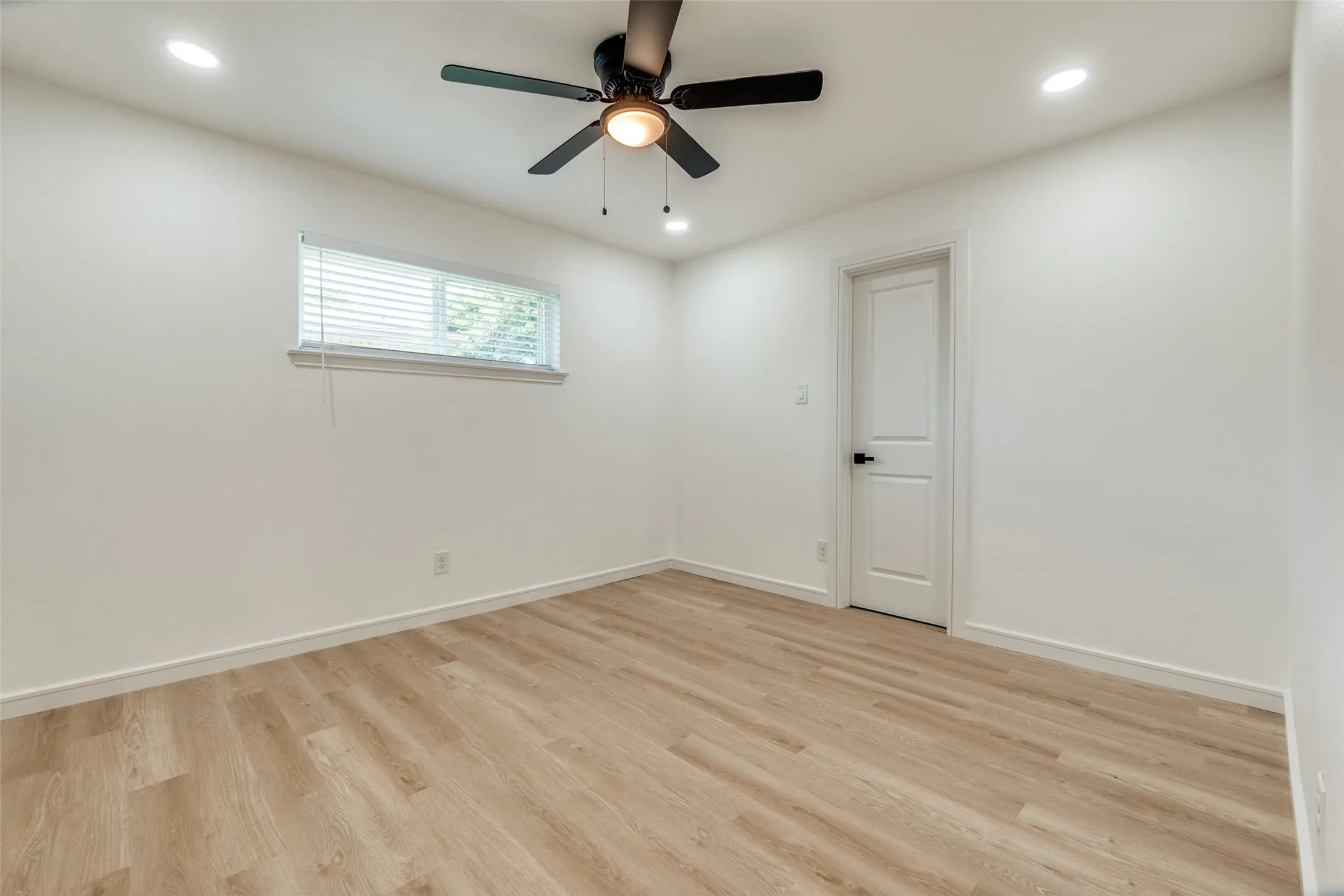 Single Family Residence For Sale in Dallas County , 5323 Blaney Way, Dallas, Texas 75227, 3 Bedroom, 3 Bathroom, 2 Garage spaces, 2,634 Sqft, built in 1967, Preowned, mls#21146610, Real Estate Agent in Dallas, Homes For Sale in Dallas county, Homes For Sale in Dallas, Realtor in Dallas Texas, Real Estate Brokerage Independent Realty Texas, Luminita Cordes Realtor
