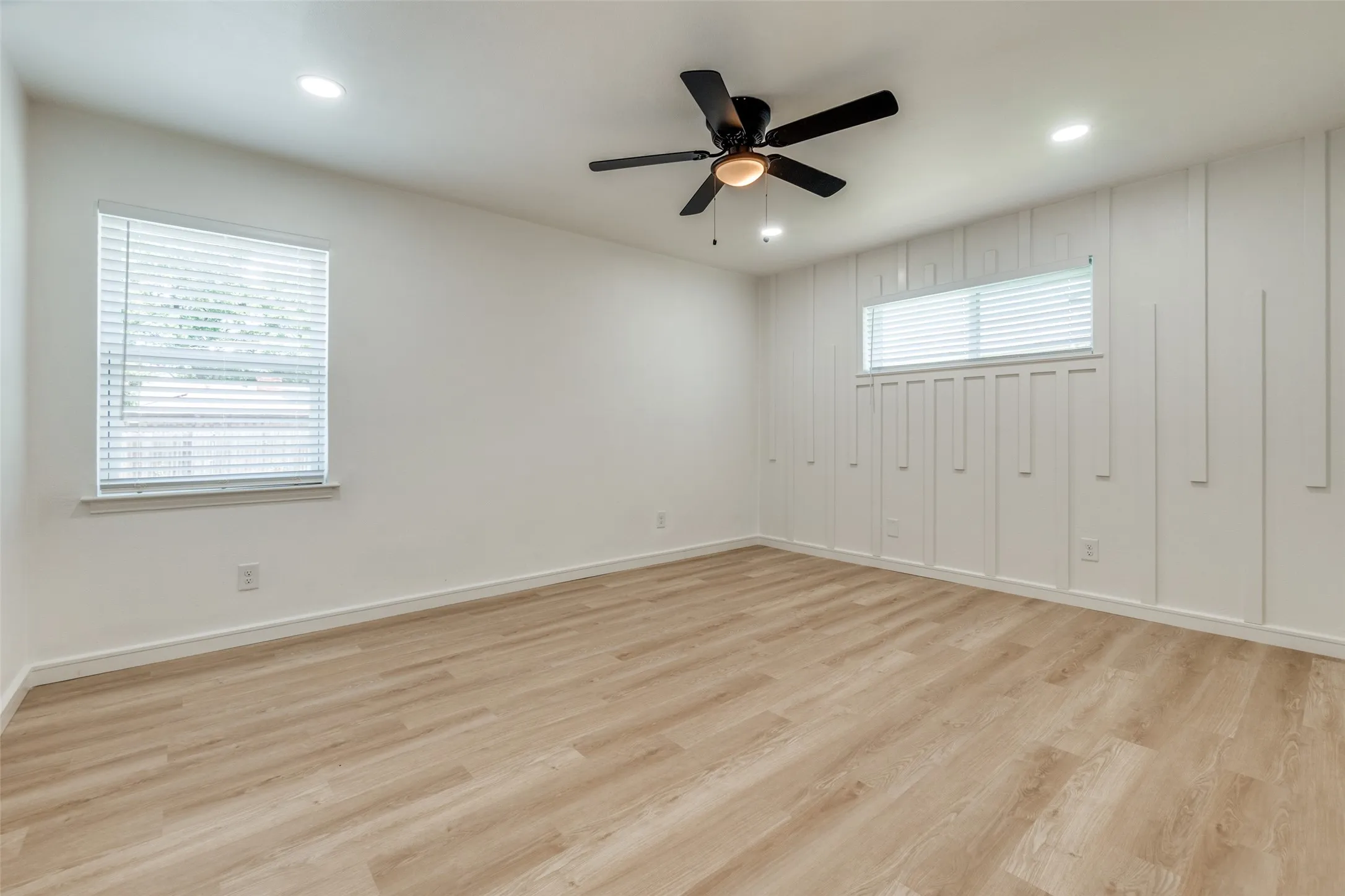 Single Family Residence For Sale in Dallas County , 5323 Blaney Way, Dallas, Texas 75227, 3 Bedroom, 3 Bathroom, 2 Garage spaces, 2,634 Sqft, built in 1967, Preowned, mls#21146610, Real Estate Agent in Dallas, Homes For Sale in Dallas county, Homes For Sale in Dallas, Realtor in Dallas Texas, Real Estate Brokerage Independent Realty Texas, Luminita Cordes Realtor