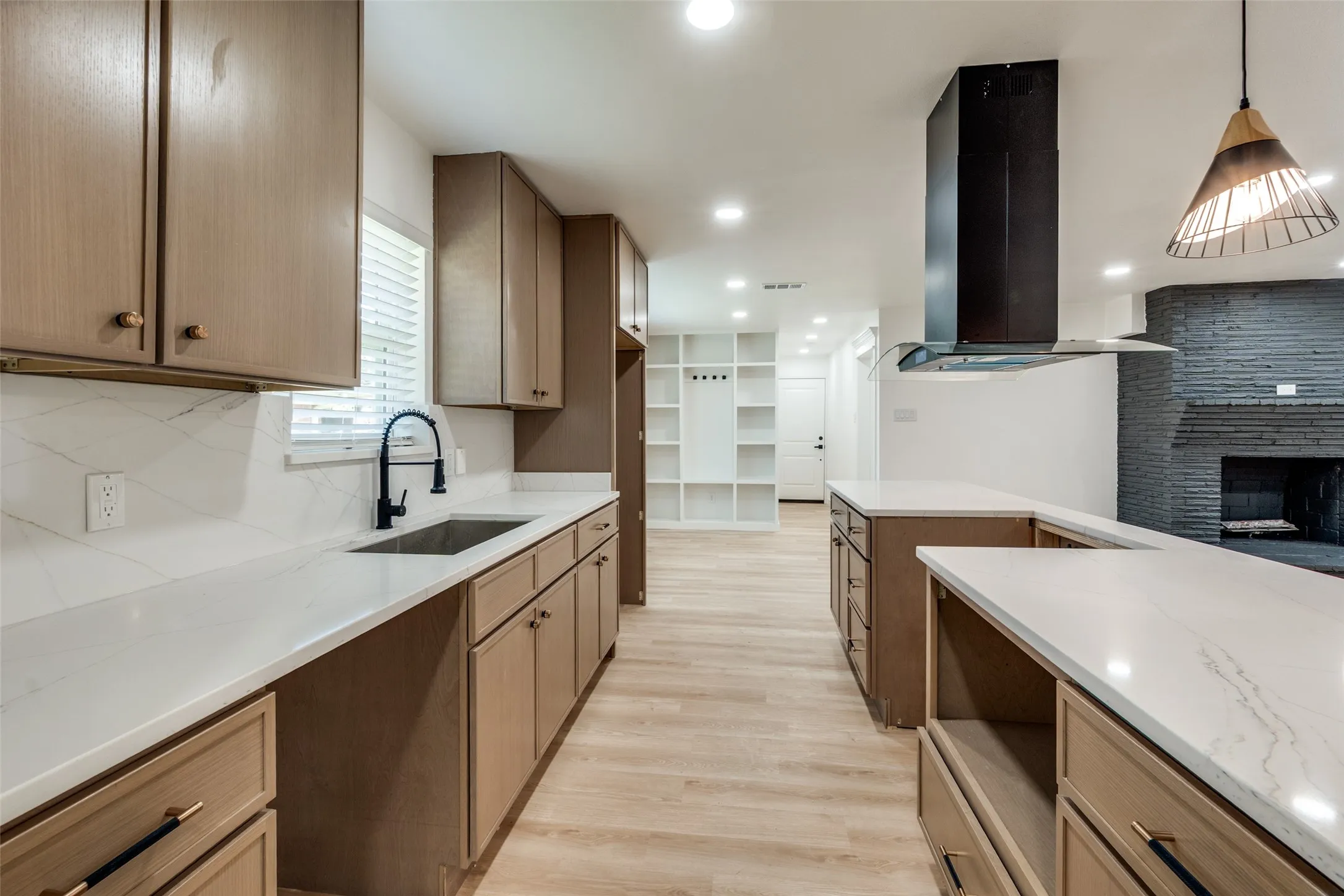 Single Family Residence For Sale in Dallas County , 5323 Blaney Way, Dallas, Texas 75227, 3 Bedroom, 3 Bathroom, 2 Garage spaces, 2,634 Sqft, built in 1967, Preowned, mls#21146610, Real Estate Agent in Dallas, Homes For Sale in Dallas county, Homes For Sale in Dallas, Realtor in Dallas Texas, Real Estate Brokerage Independent Realty Texas, Luminita Cordes Realtor
