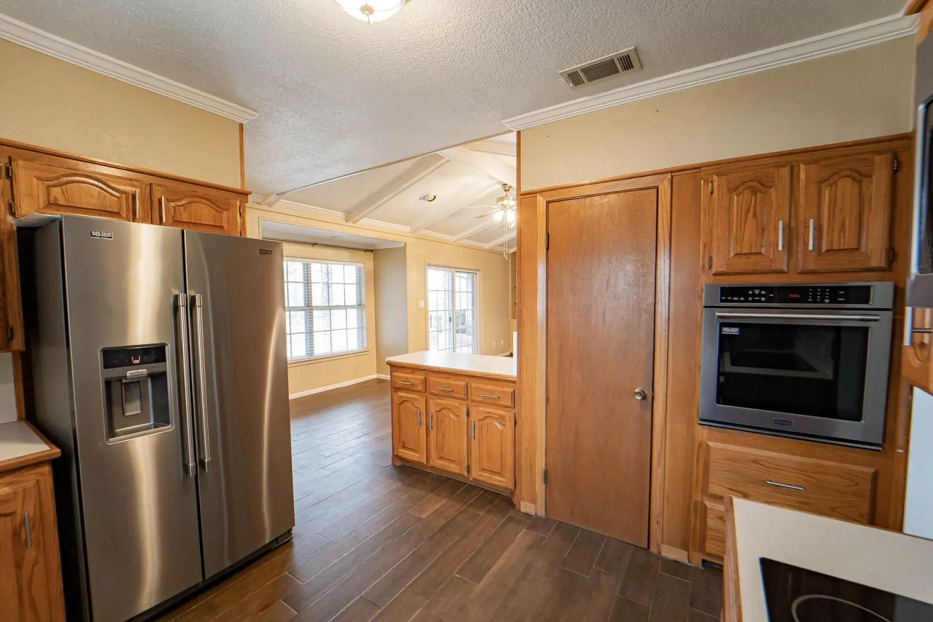 Single Family Residence For Sale in Stephens County , 1506 W Elliott Street, Breckenridge, Texas 76424, 4 Bedroom, 3 Bathroom, 2 Garage spaces, 2,165 Sqft, built in 1966, mls#21150732, Real Estate Agent in Breckenridge, Homes For Sale in Stephens county, Homes For Sale in Breckenridge, Realtor in Breckenridge Texas, Real Estate Brokerage Independent Realty Texas, Luminita Cordes Realtor