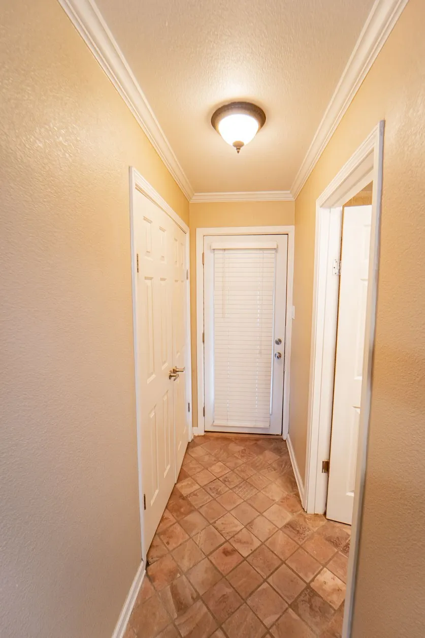 Single Family Residence For Sale in Stephens County , 1506 W Elliott Street, Breckenridge, Texas 76424, 4 Bedroom, 3 Bathroom, 2 Garage spaces, 2,165 Sqft, built in 1966, mls#21150732, Real Estate Agent in Breckenridge, Homes For Sale in Stephens county, Homes For Sale in Breckenridge, Realtor in Breckenridge Texas, Real Estate Brokerage Independent Realty Texas, Luminita Cordes Realtor