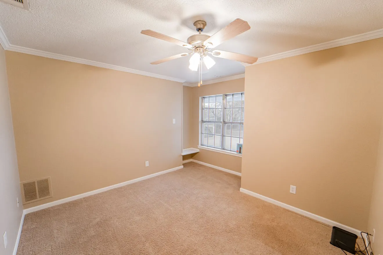 Single Family Residence For Sale in Stephens County , 1506 W Elliott Street, Breckenridge, Texas 76424, 4 Bedroom, 3 Bathroom, 2 Garage spaces, 2,165 Sqft, built in 1966, mls#21150732, Real Estate Agent in Breckenridge, Homes For Sale in Stephens county, Homes For Sale in Breckenridge, Realtor in Breckenridge Texas, Real Estate Brokerage Independent Realty Texas, Luminita Cordes Realtor